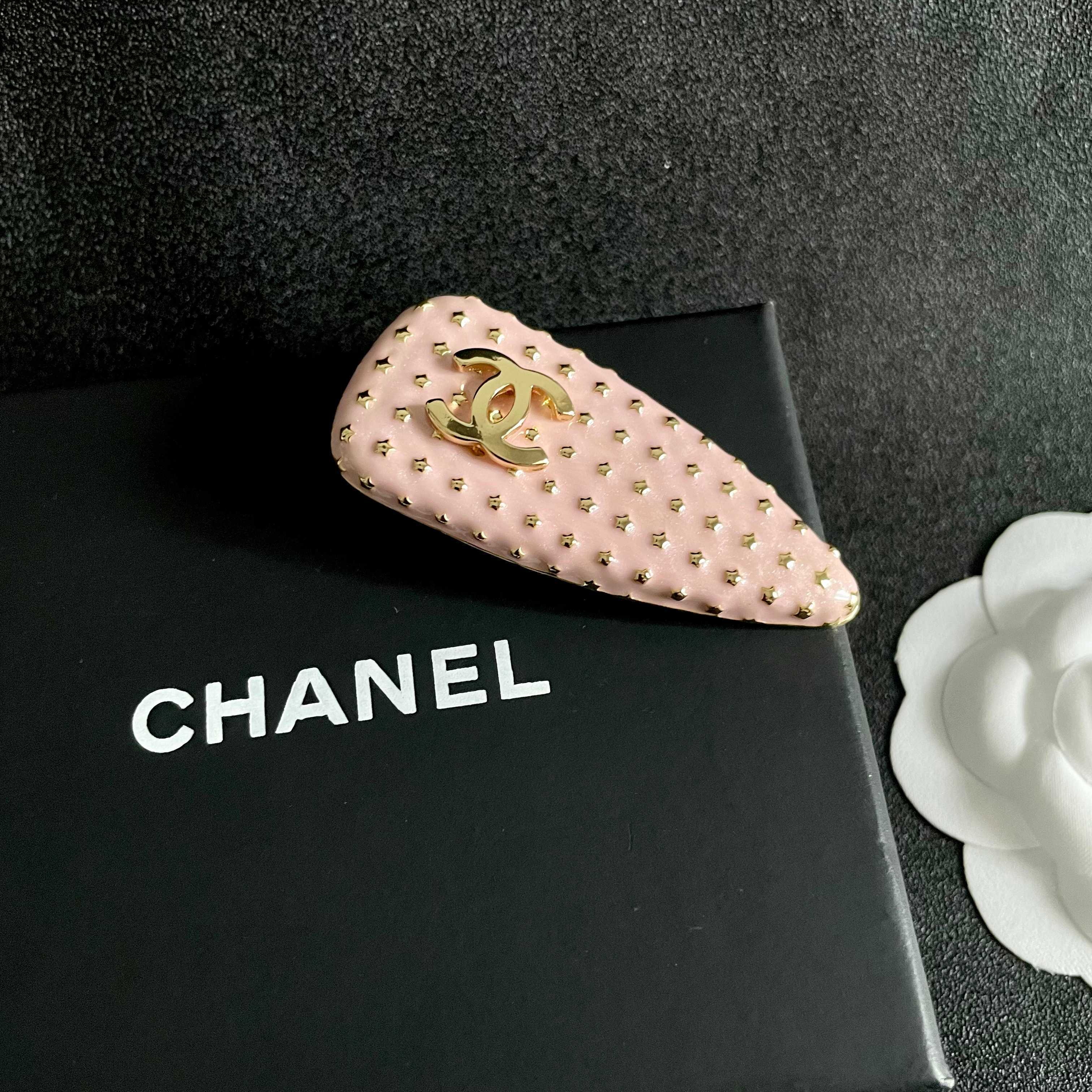 Chanel香奈儿】小香经典发夹热销款火爆上新❣同步专柜‼正品开模‼款式简单大方💋小巧别致💖超级适合夏天