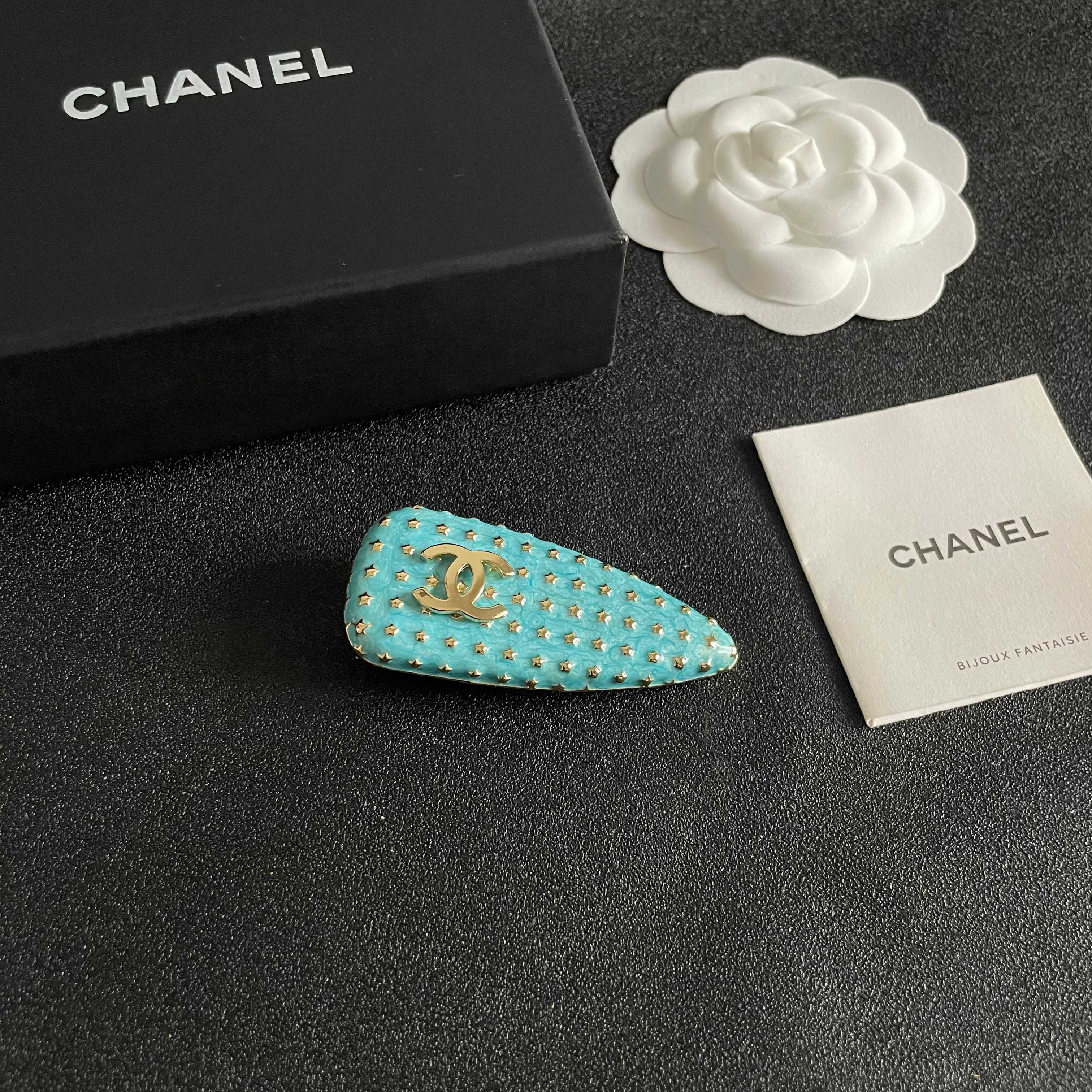 Chanel香奈儿】小香经典发夹热销款火爆上新❣同步专柜‼正品开模‼款式简单大方💋小巧别致💖超级适合夏天