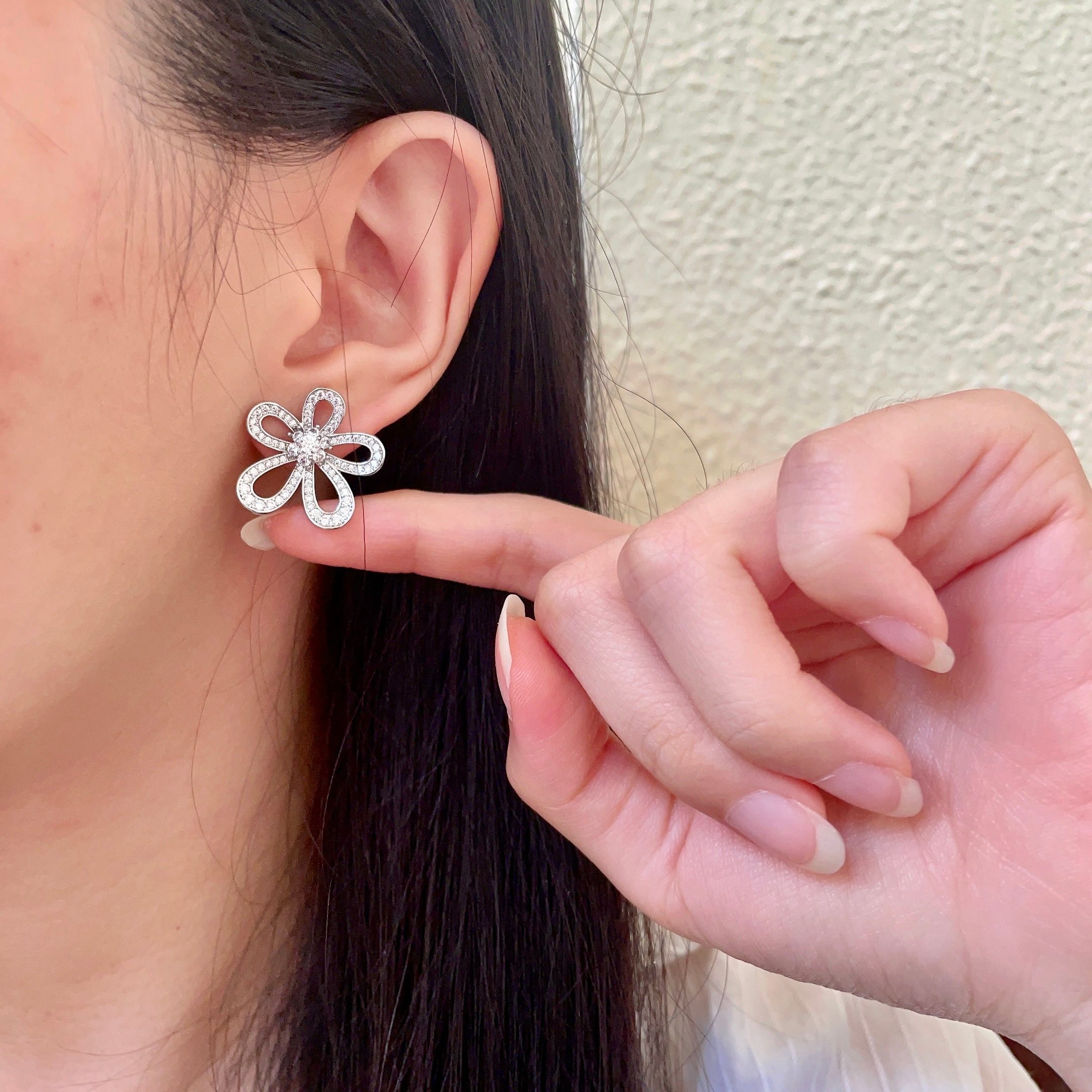 Van Cleef Arpels Flowerlace earrings 18k yellow gold with round diamonds 18k white gold with round diamonds 16mm diameter