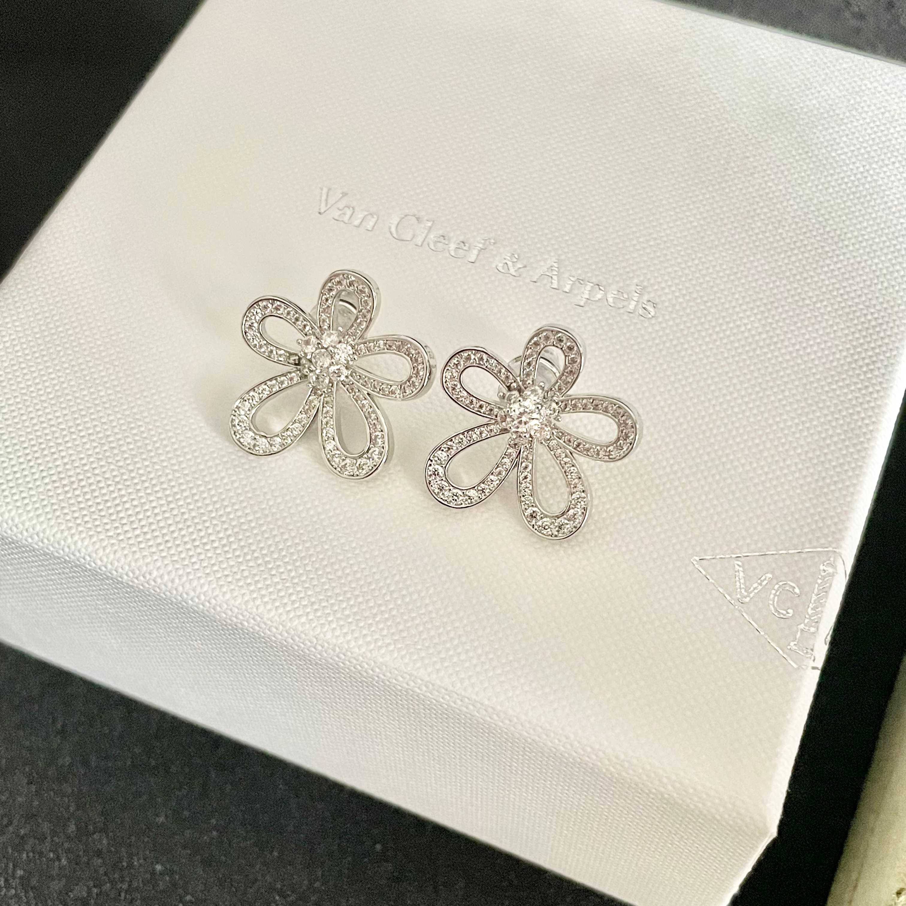 Van Cleef & Arpels Jewelry Vca blingbling — photo 9
