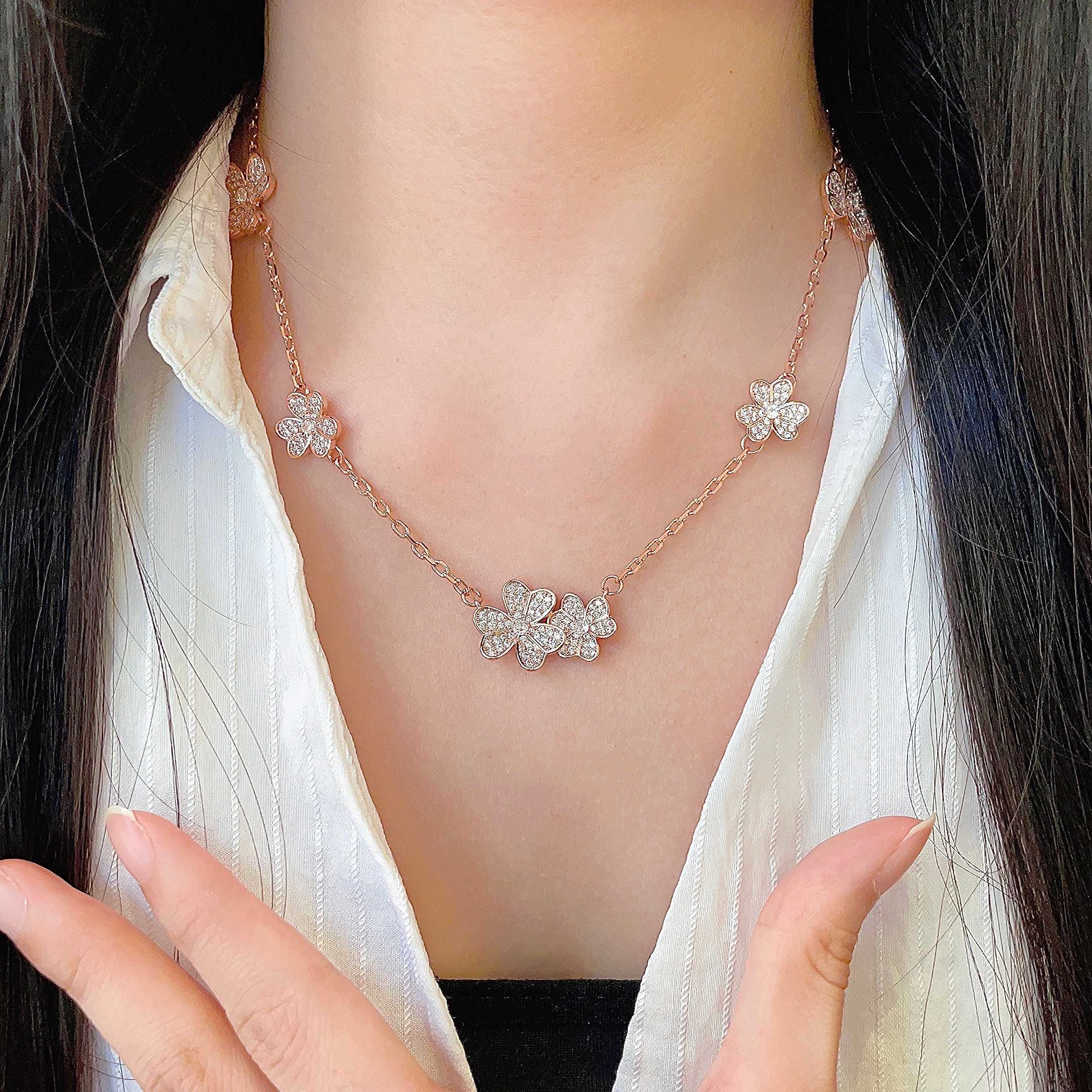 Van Cleef Arpels Collar Frivole Oro rosa diamante 42cm