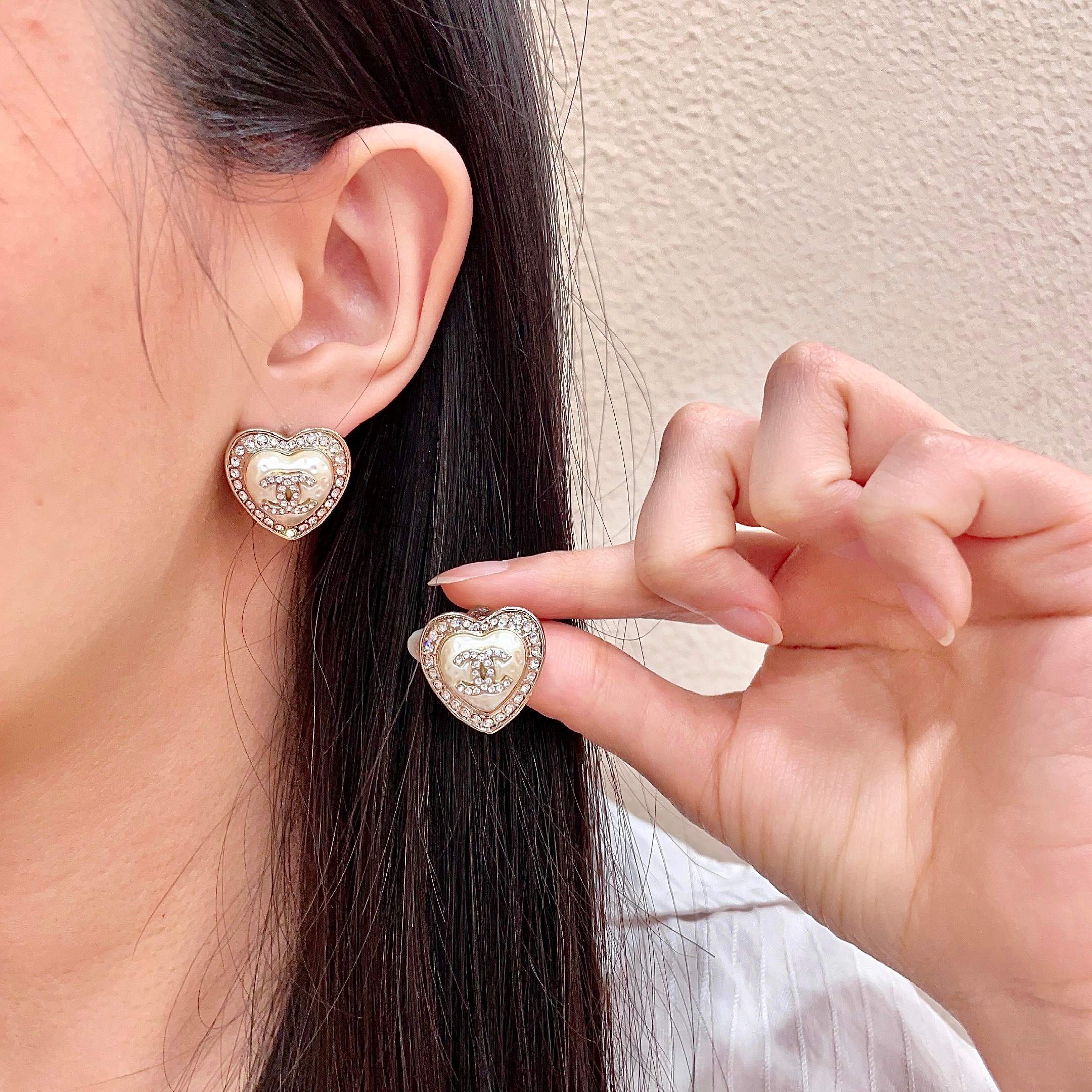 Chanel Серьги гвоздики