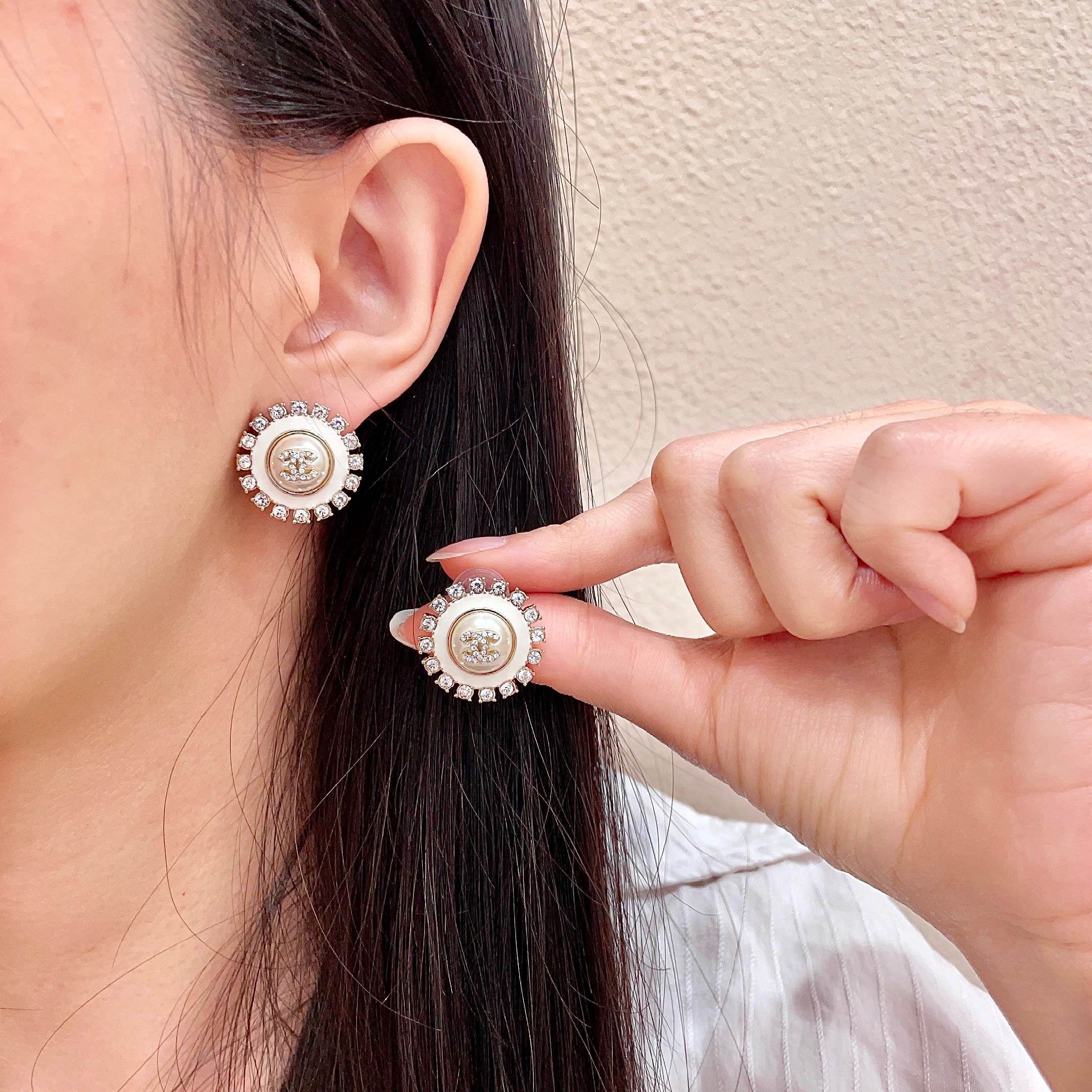 Chanel Серьги гвоздики