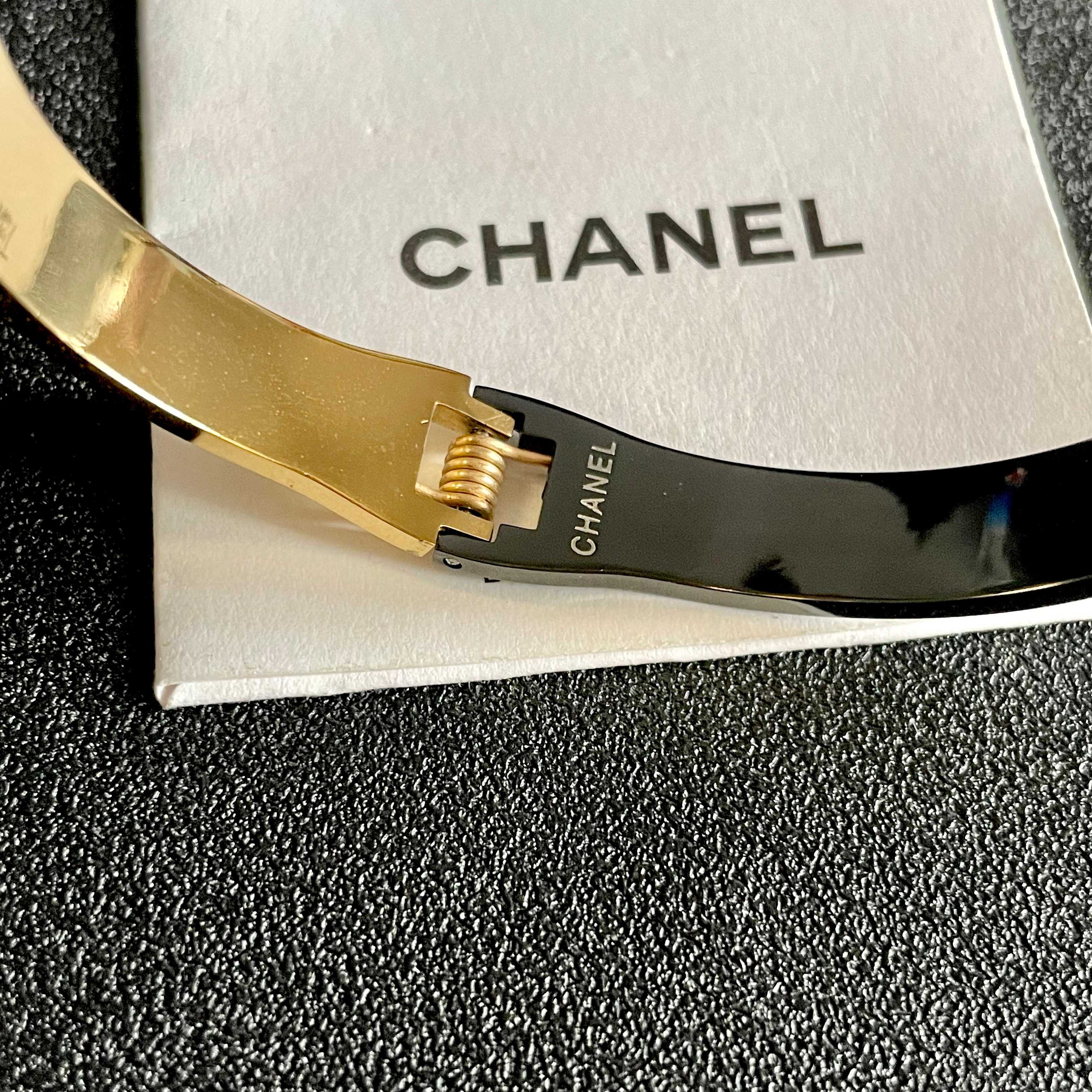 Chanel 新款 香奈儿Chanel碳黑手镯