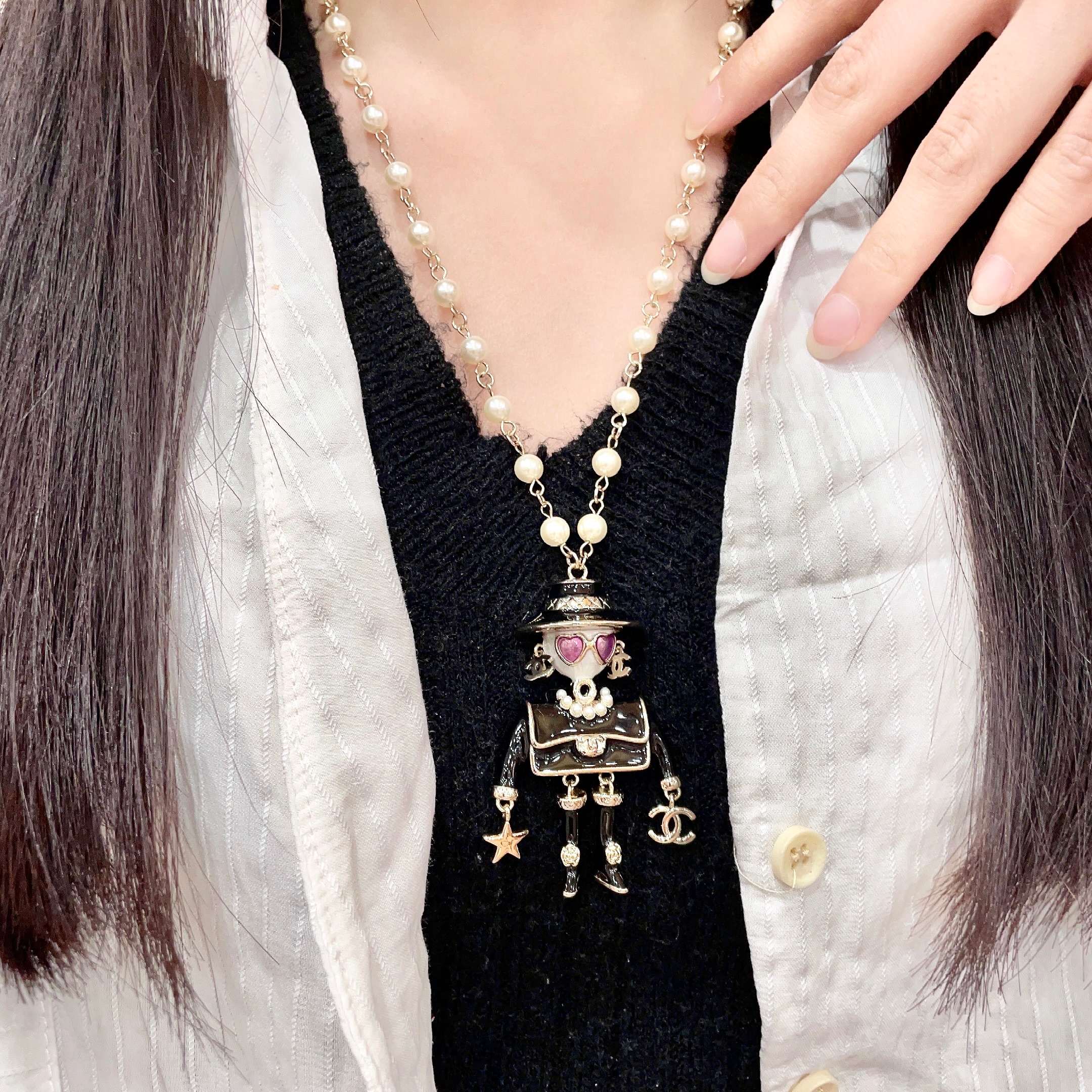 Chanel香奈儿 中古 字母项链👀小香家的款式真心无需多介绍😘🎶每一款都超好看，精致大方，非常显气质.