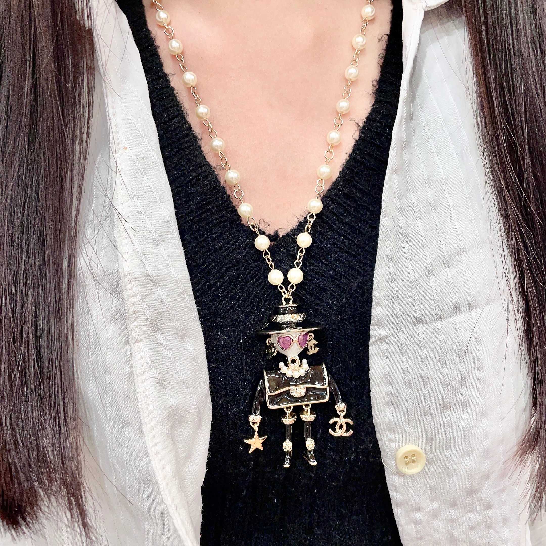 Chanel香奈儿 中古 字母项链👀小香家的款式真心无需多介绍😘🎶每一款都超好看，精致大方，非常显气质.