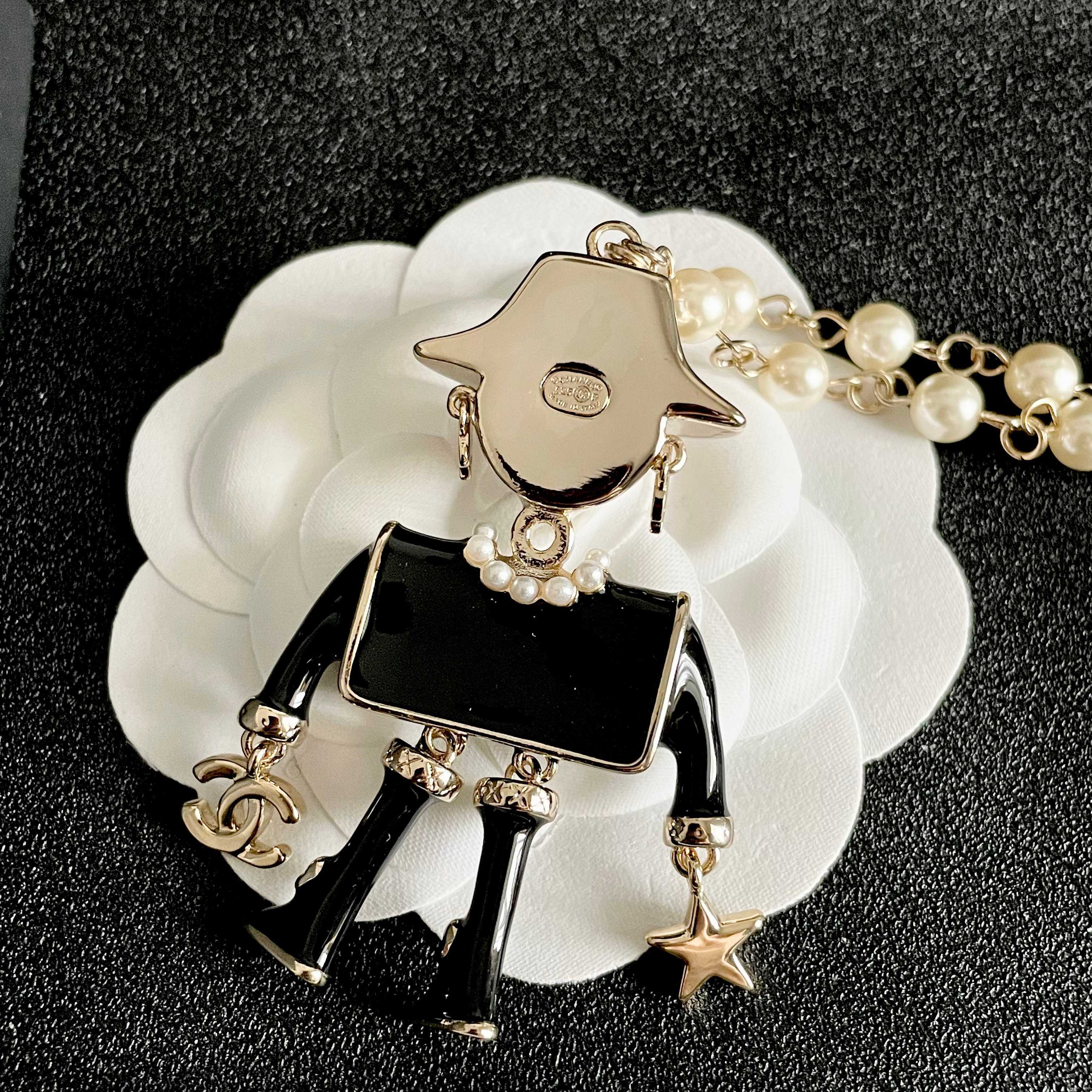 Chanel香奈儿 中古 字母项链👀小香家的款式真心无需多介绍😘🎶每一款都超好看，精致大方，非常显气质.