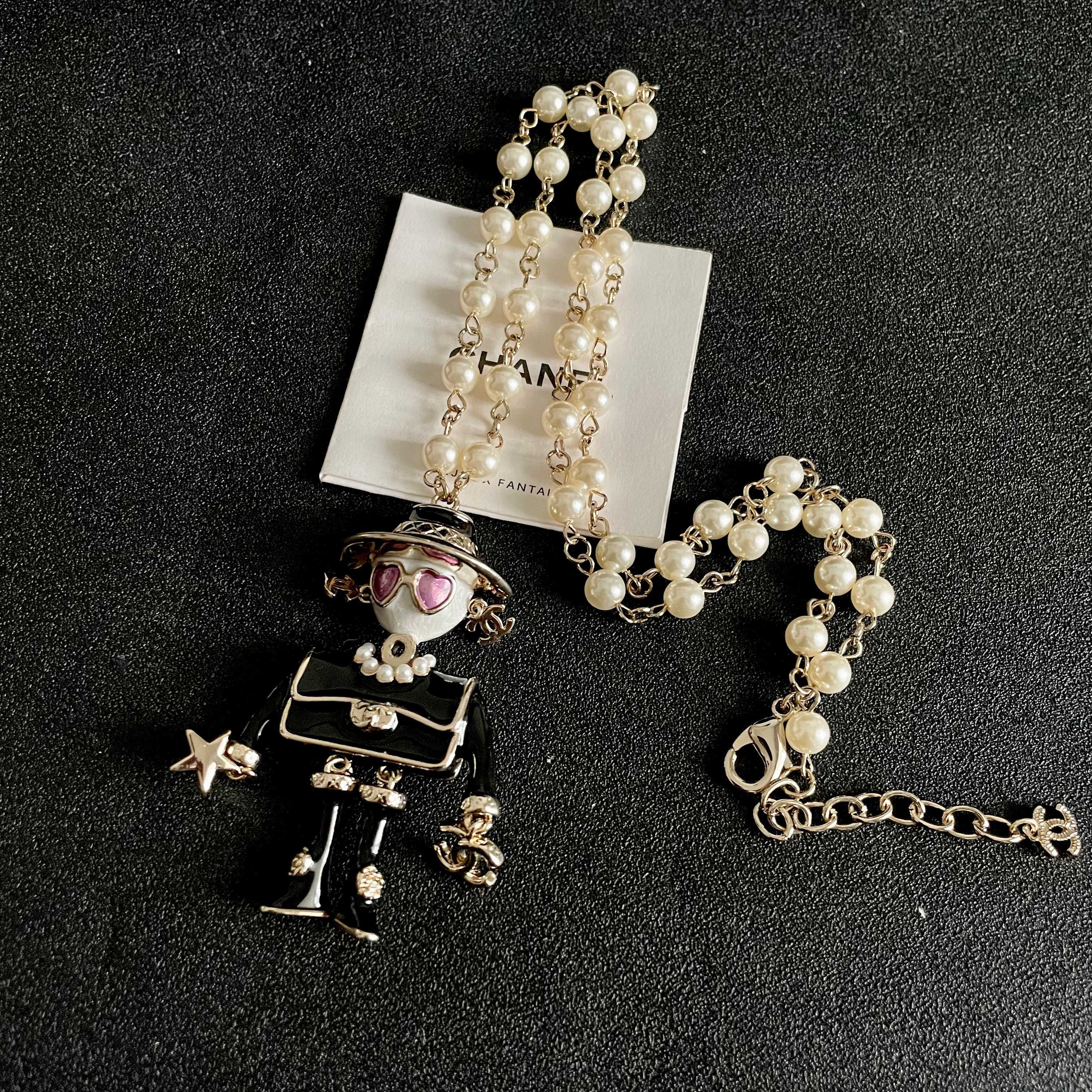 Chanel香奈儿 中古 字母项链👀小香家的款式真心无需多介绍😘🎶每一款都超好看，精致大方，非常显气质.