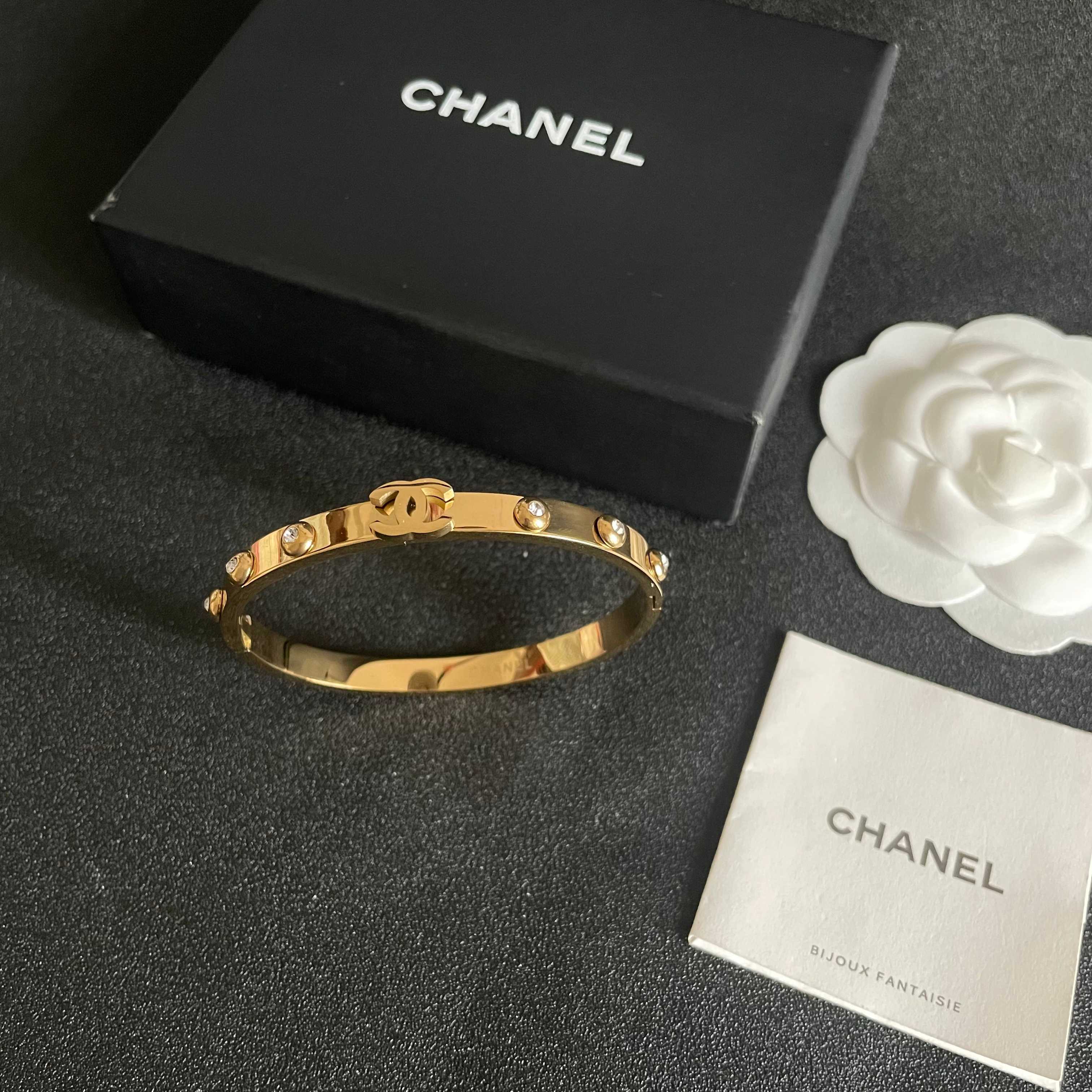 Chanel 新款 香奈儿Chanel六颗闪耀的钻手镯