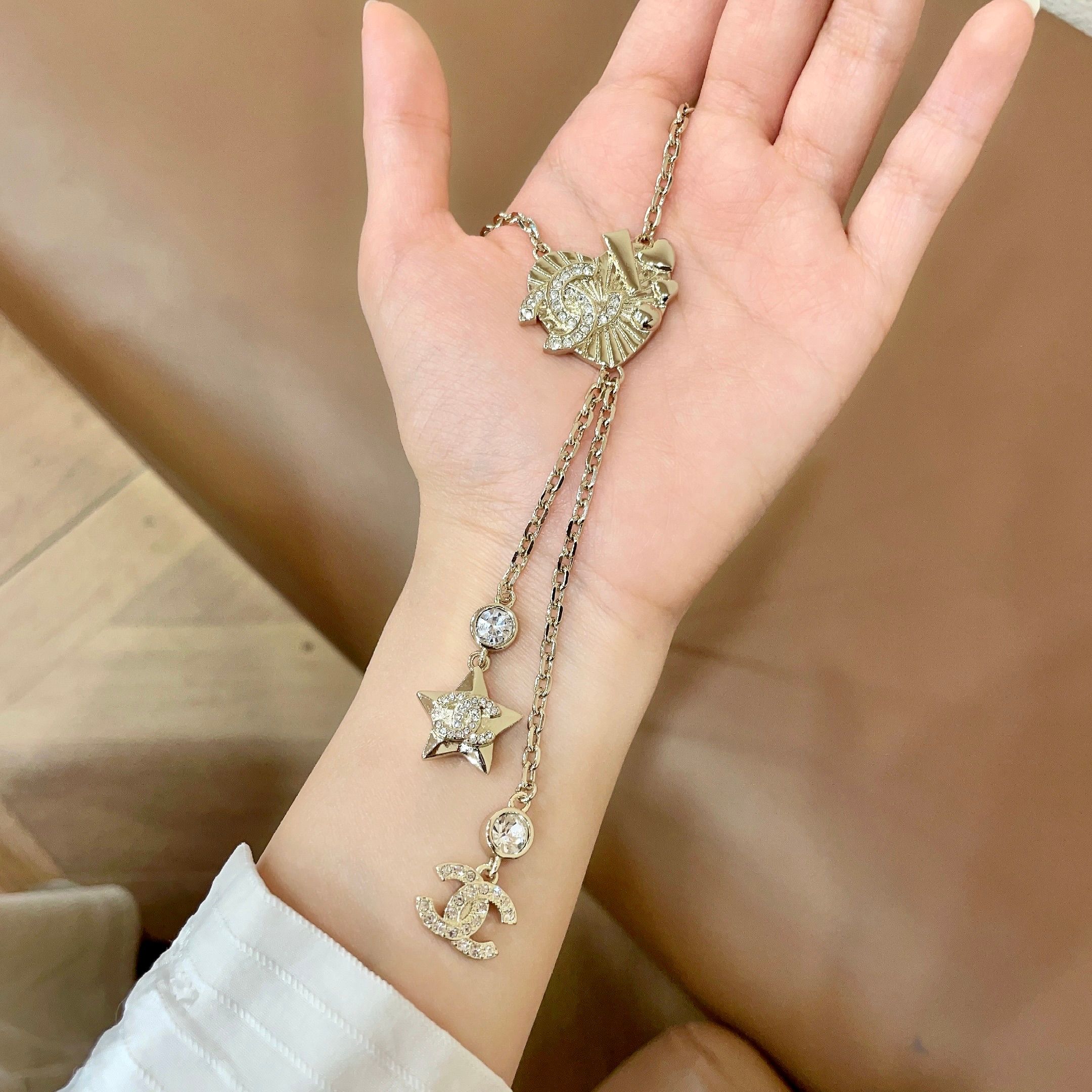 Chanel香奈儿 中古 项链👀小香家的款式真心无需多介绍😘🎶每一款都超好看，精致大方，非常显气质.