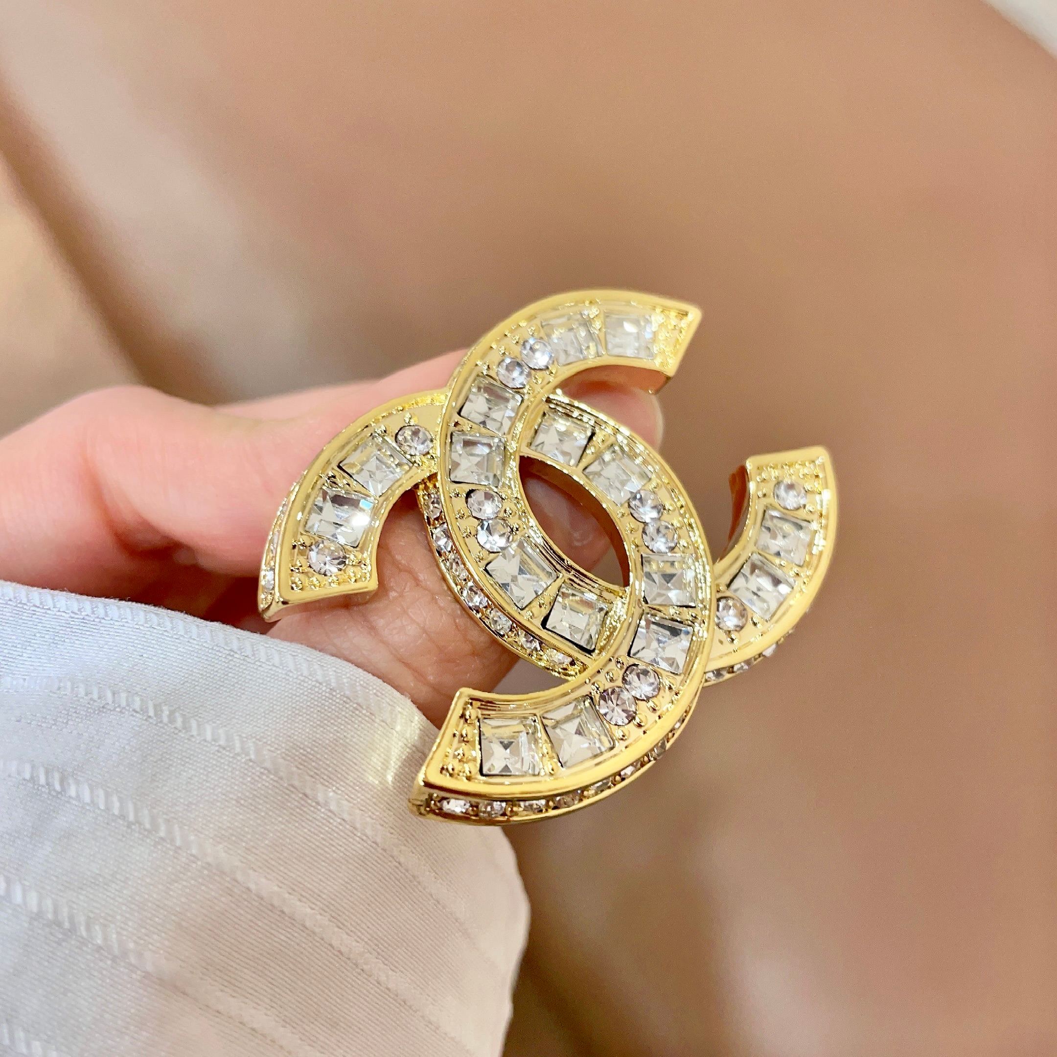 Chanel Haute Joaillerie Fine Jewelry Earrings Necklace Ring Ref.8F64B9D9 3