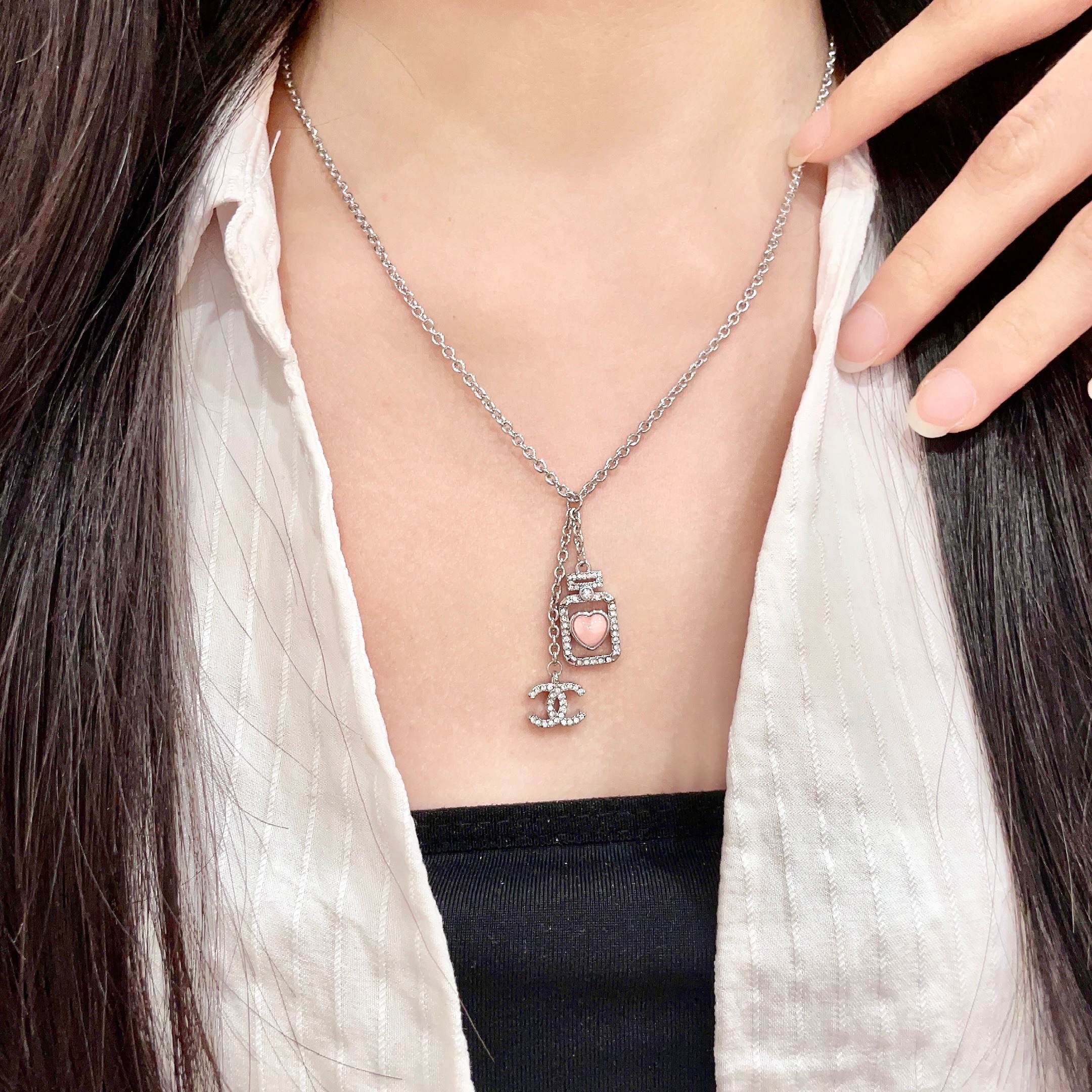 Chanel Chanel香奈儿 中古 项链 小香家的款式真心无需多介绍 每一款都超 ，大方，非常显气质