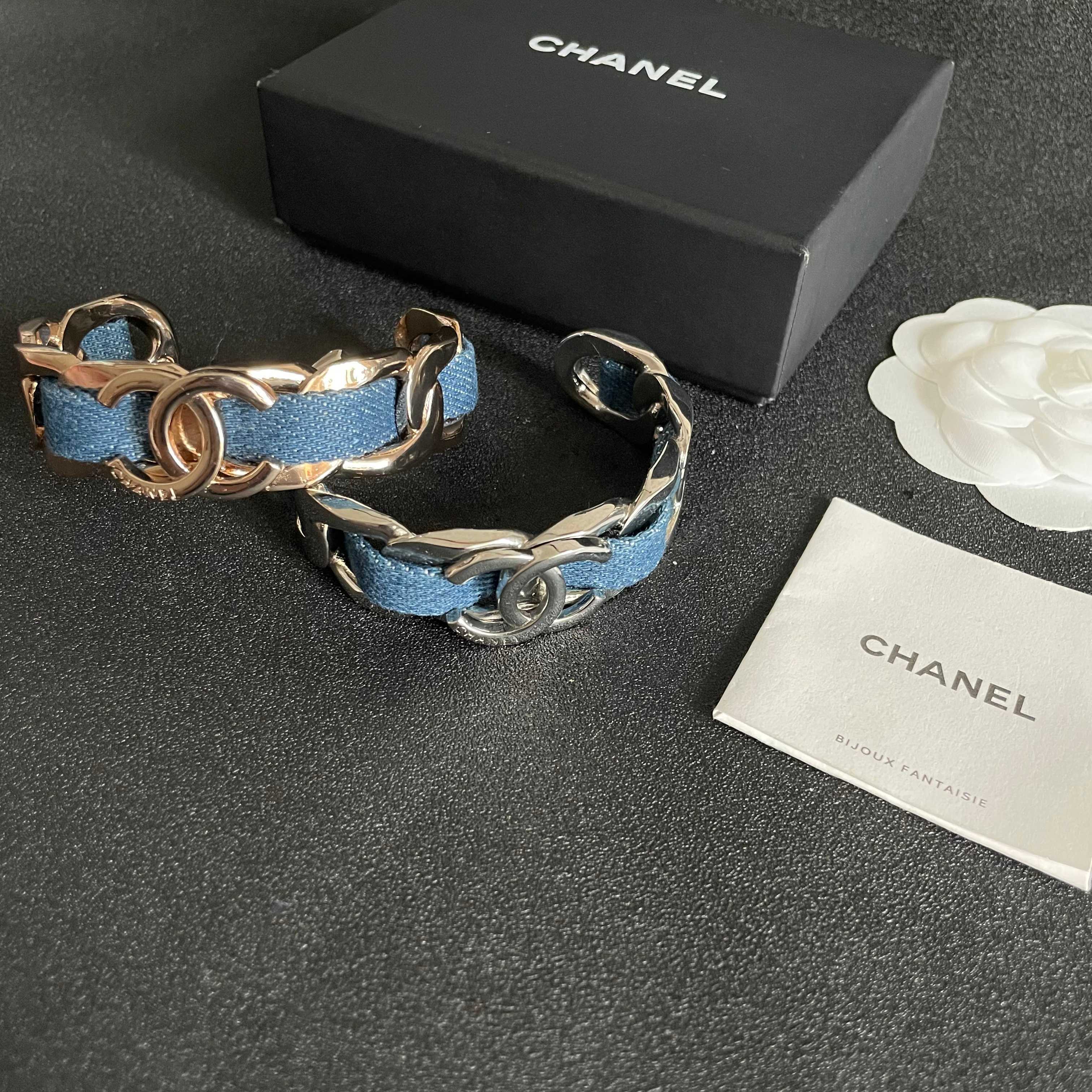 Chanel 新品 小香风Chanel2026新款 皮革手镯 一致材质 火 设计独特 前卫