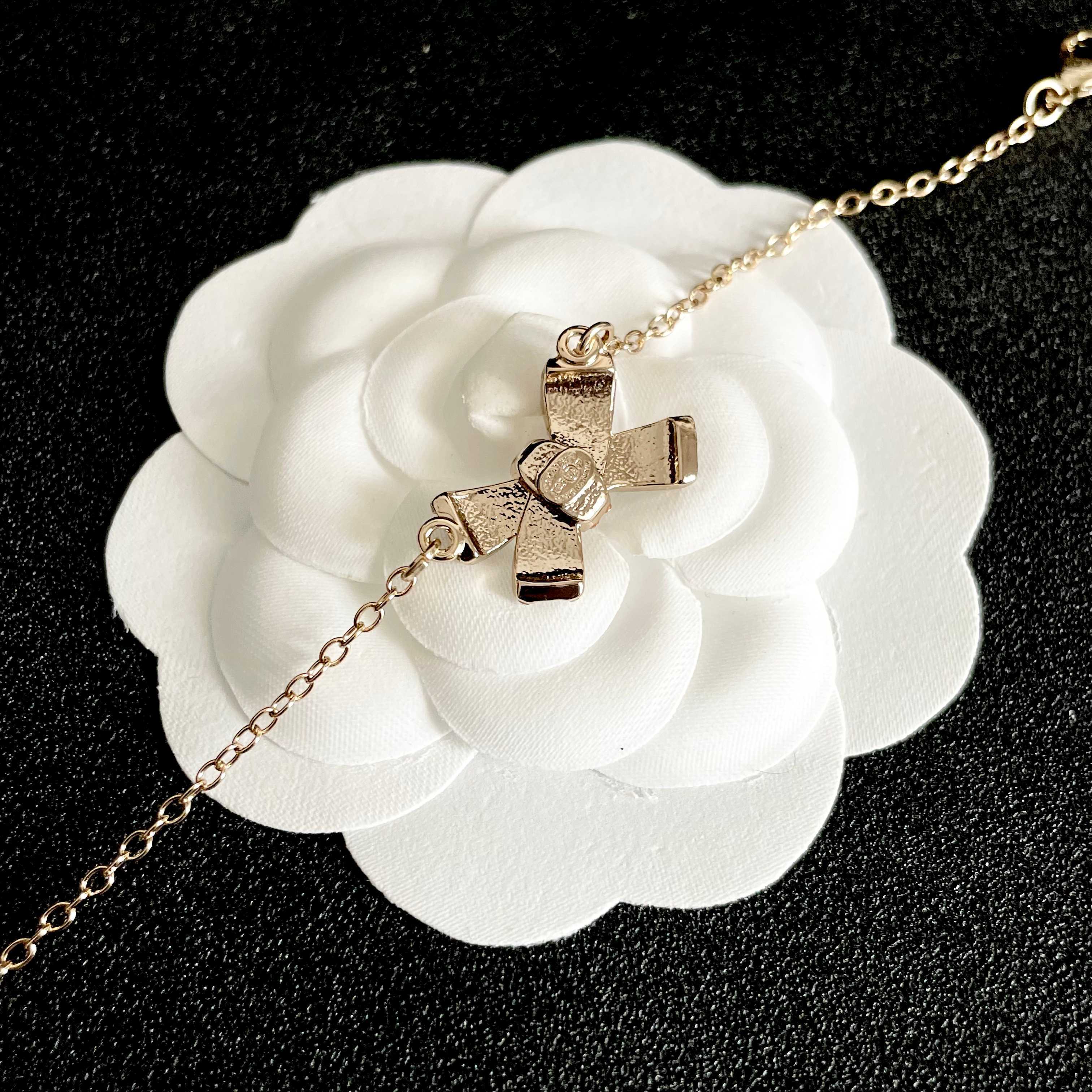 Chanel Chanel香奈儿 中古 字母 手链 小香家的款式真心无需多介绍 ，大方，非常显气质