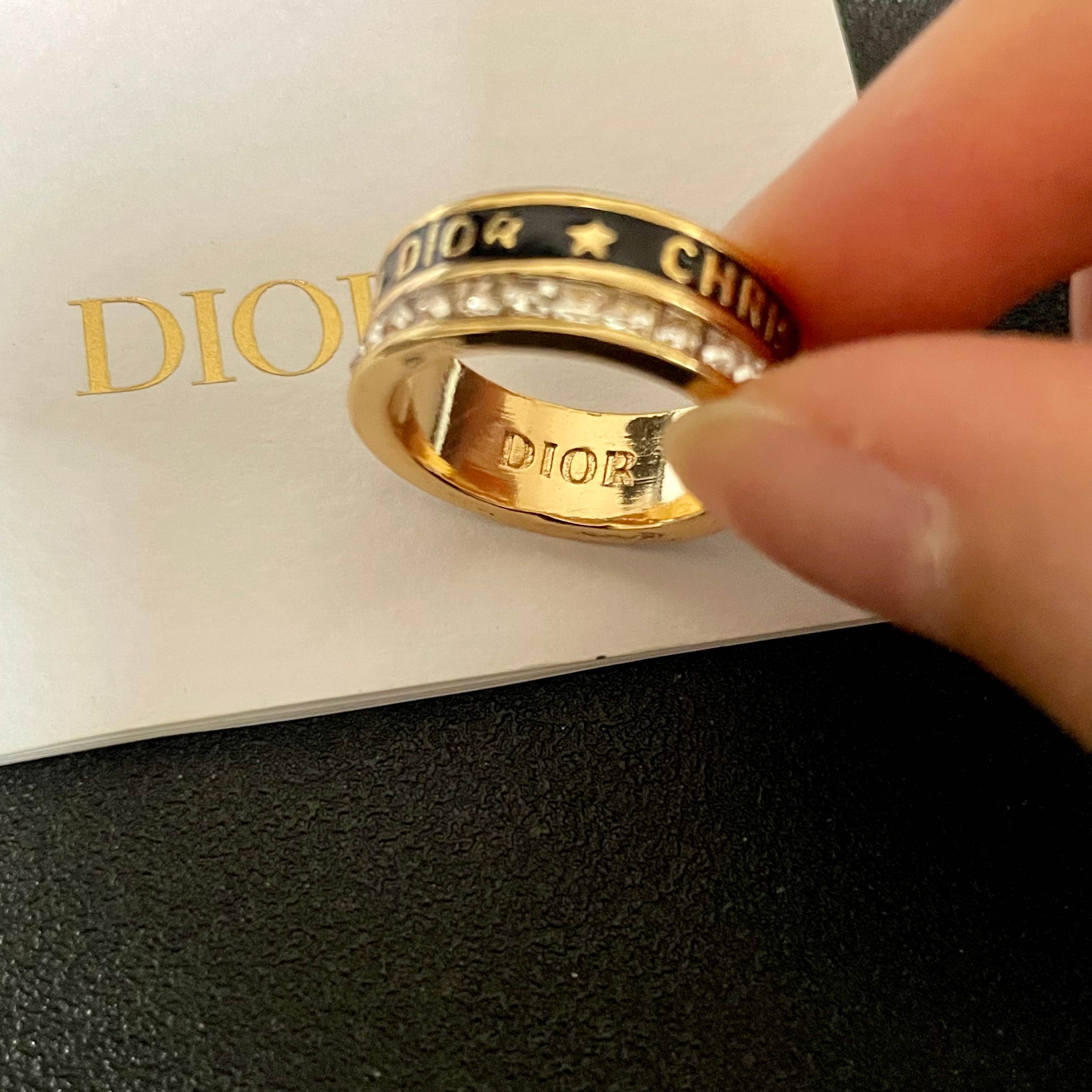 Dior 新款Dior迪奥CD字母满边钻 系列五角星 造型戒指 夏天 款 简约的设计 超 又显手白