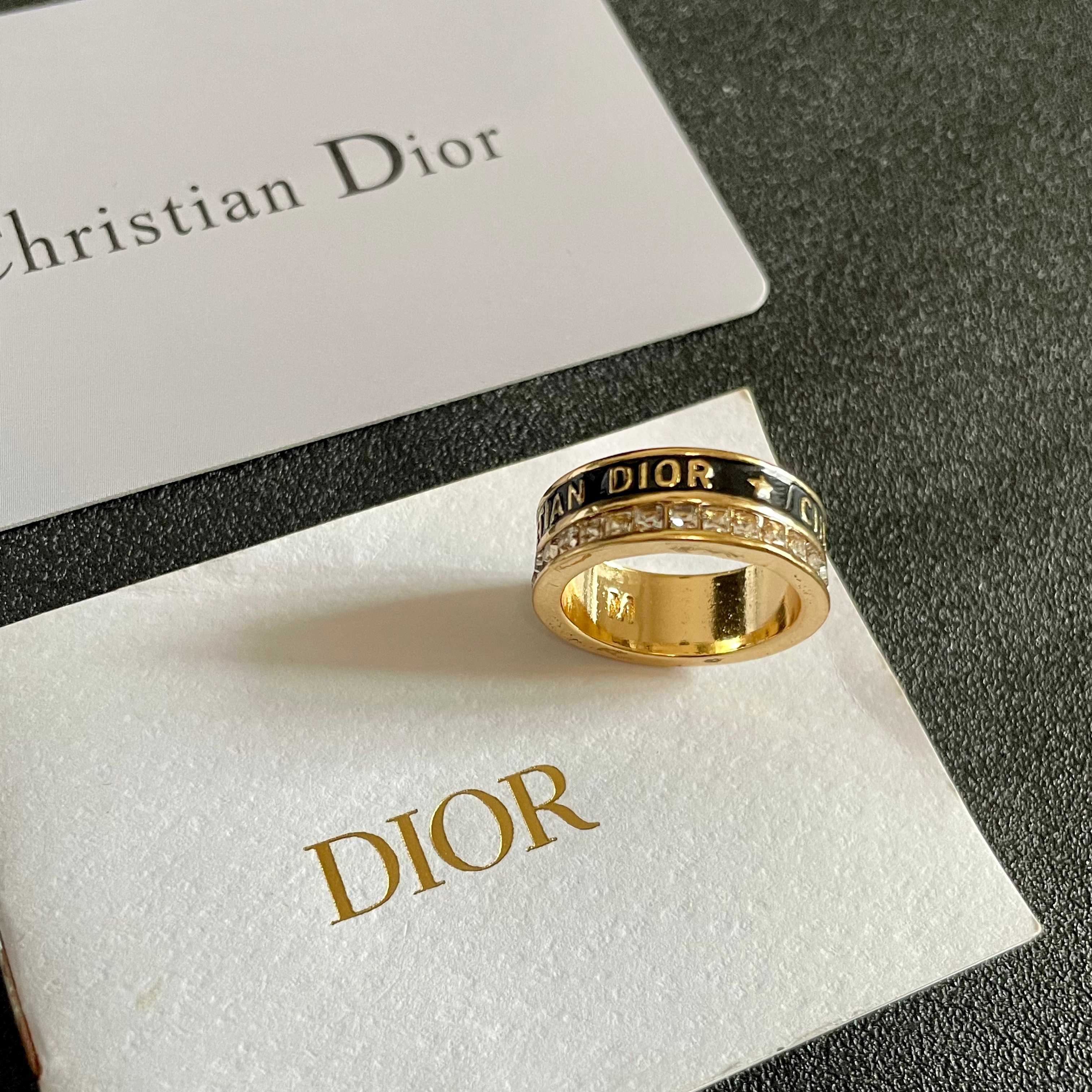 Dior 新款Dior迪奥CD字母满边钻 系列五角星 造型戒指 夏天 款 简约的设计 超 又显手白