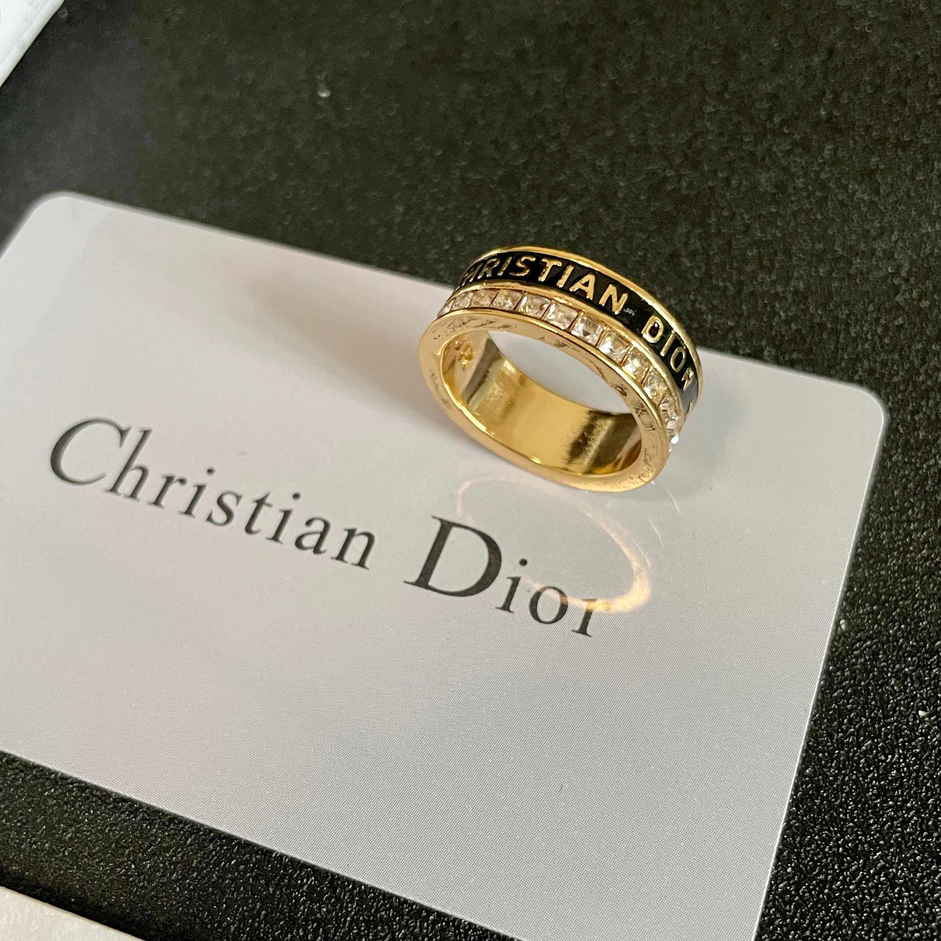 Dior 新款Dior迪奥CD字母满边钻 系列五角星 造型戒指 夏天 款 简约的设计 超 又显手白