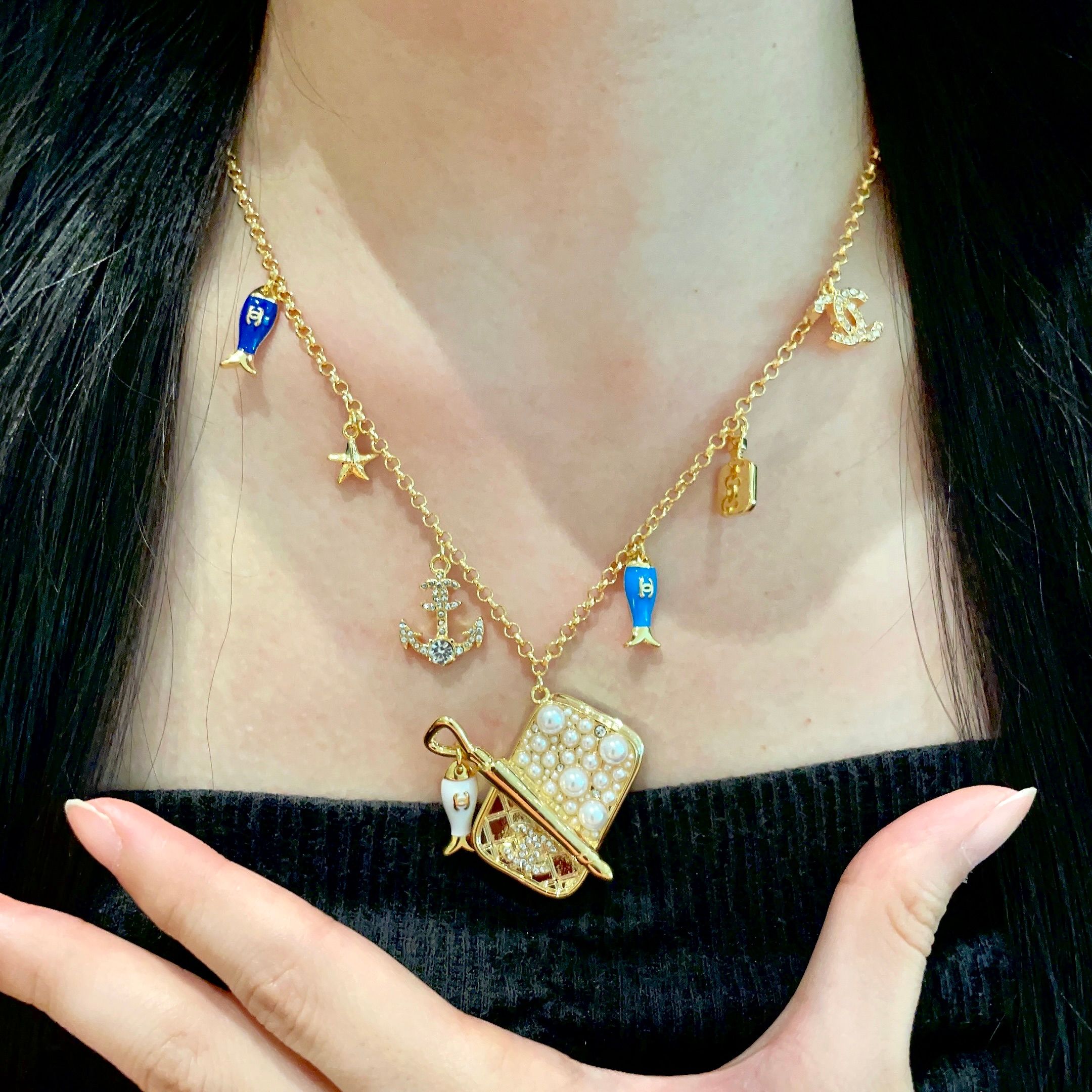 Chanel Chanel香奈儿 中古 字母毛衣链 项链 小香家的款式真心无需多介绍 ，大方，非常显气质