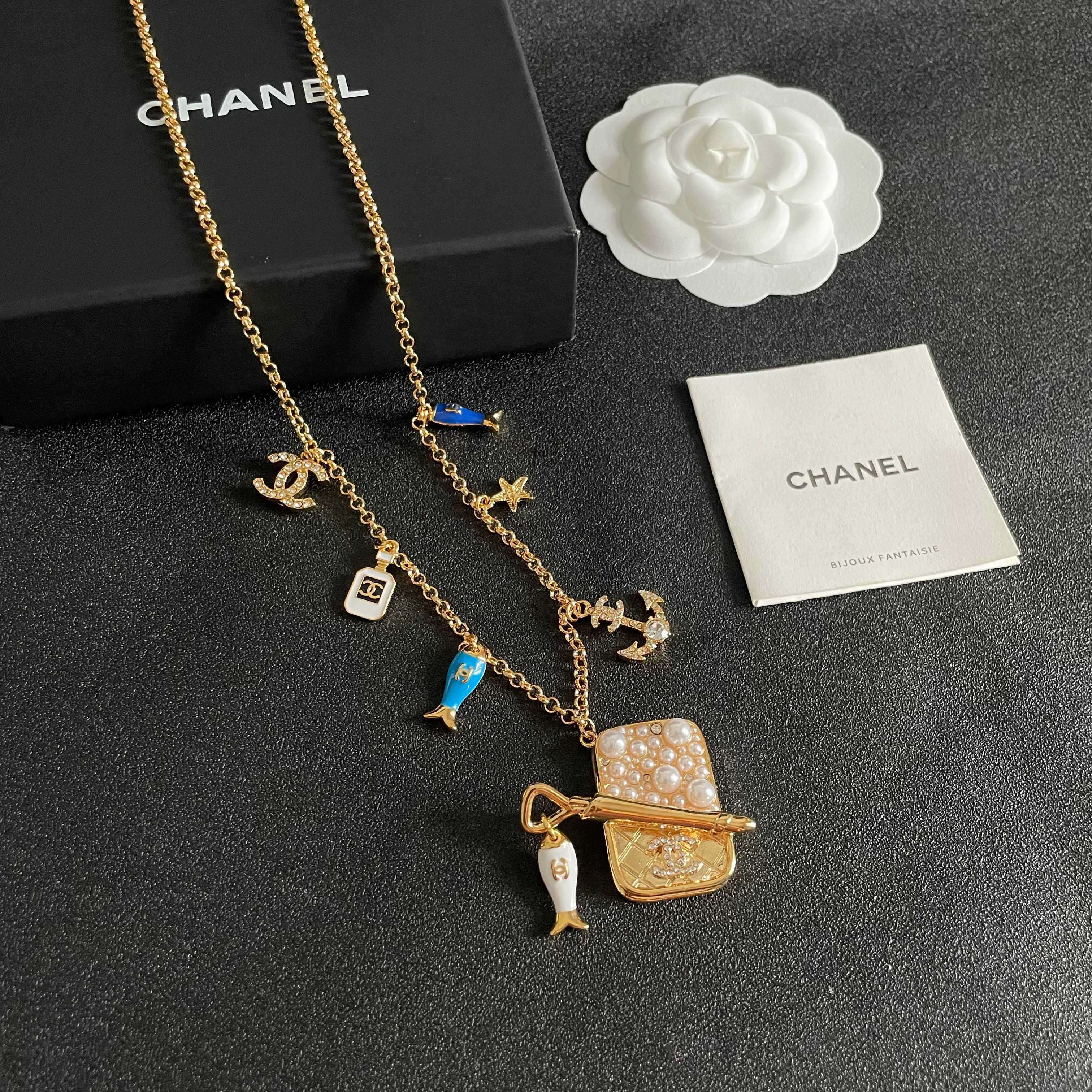 Chanel Chanel香奈儿 中古 字母毛衣链 项链 小香家的款式真心无需多介绍 ，大方，非常显气质