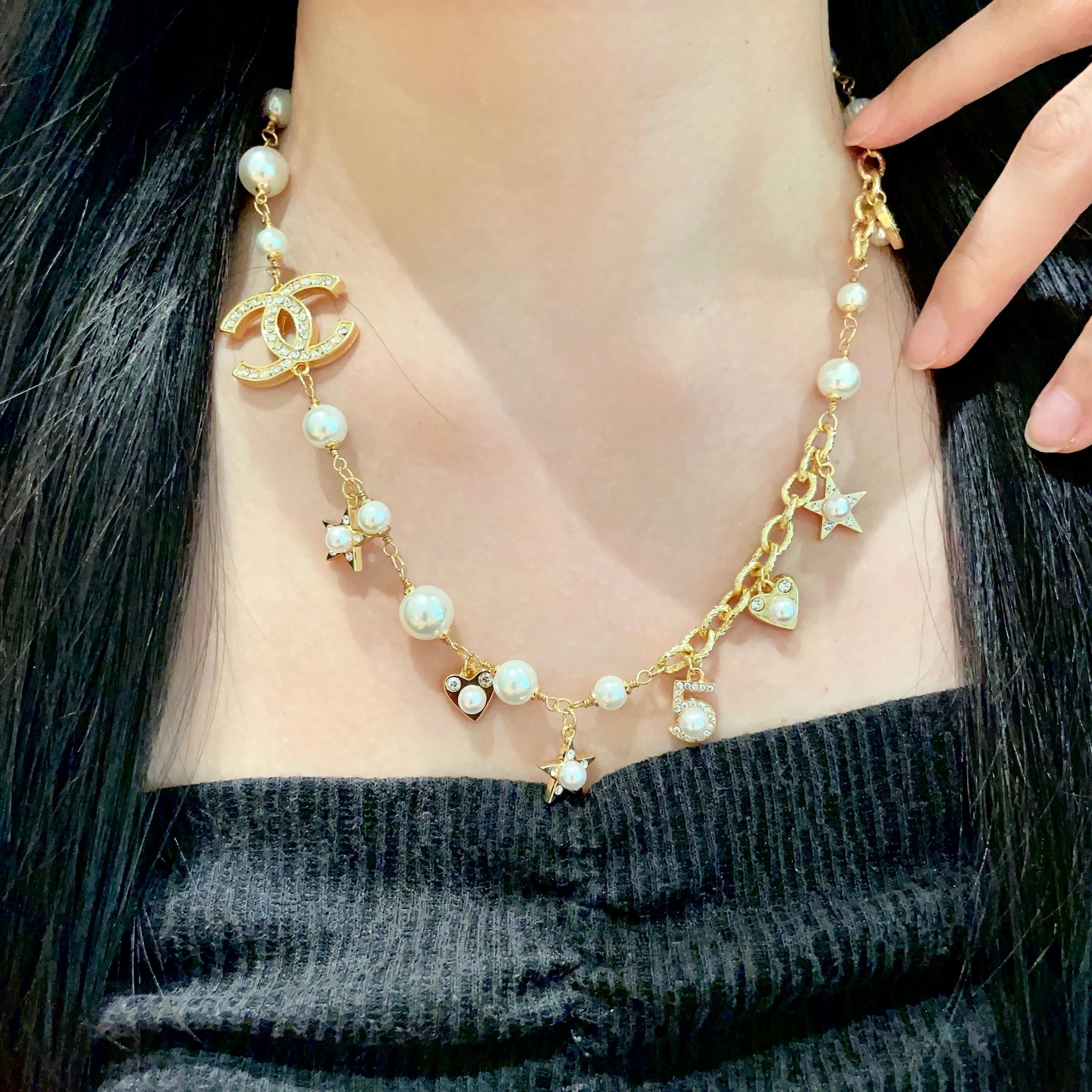 Chanel Chanel香奈儿 中古 字母 项链 小香家的款式真心无需多介绍 ，大方，非常显气质