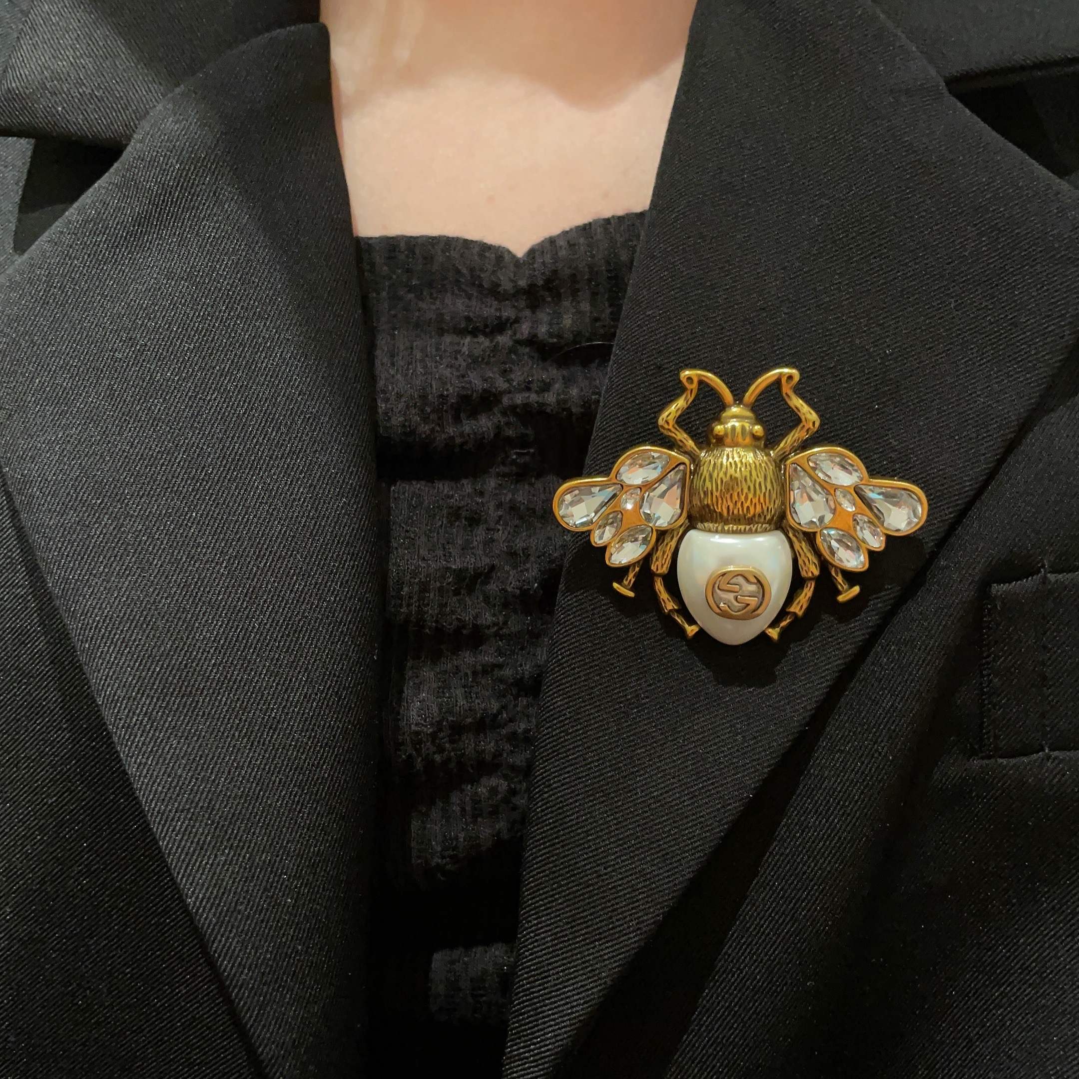 Gucci 古驰Gucci 新款同步上新胸针 是最懂女人的饰物 那些倾注了全部心血去做自己的女人