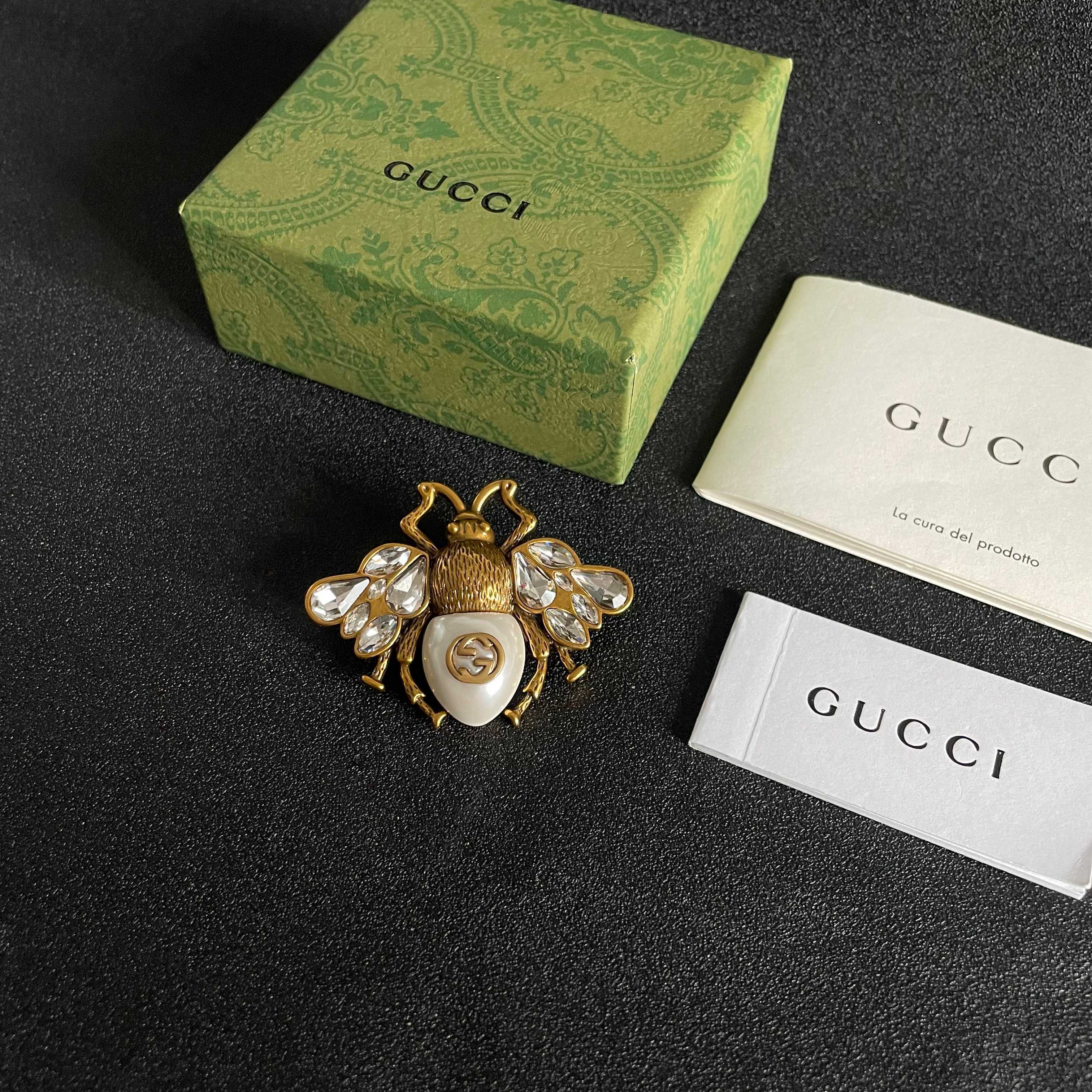 Gucci 古驰Gucci 新款同步上新胸针 是最懂女人的饰物 那些倾注了全部心血去做自己的女人