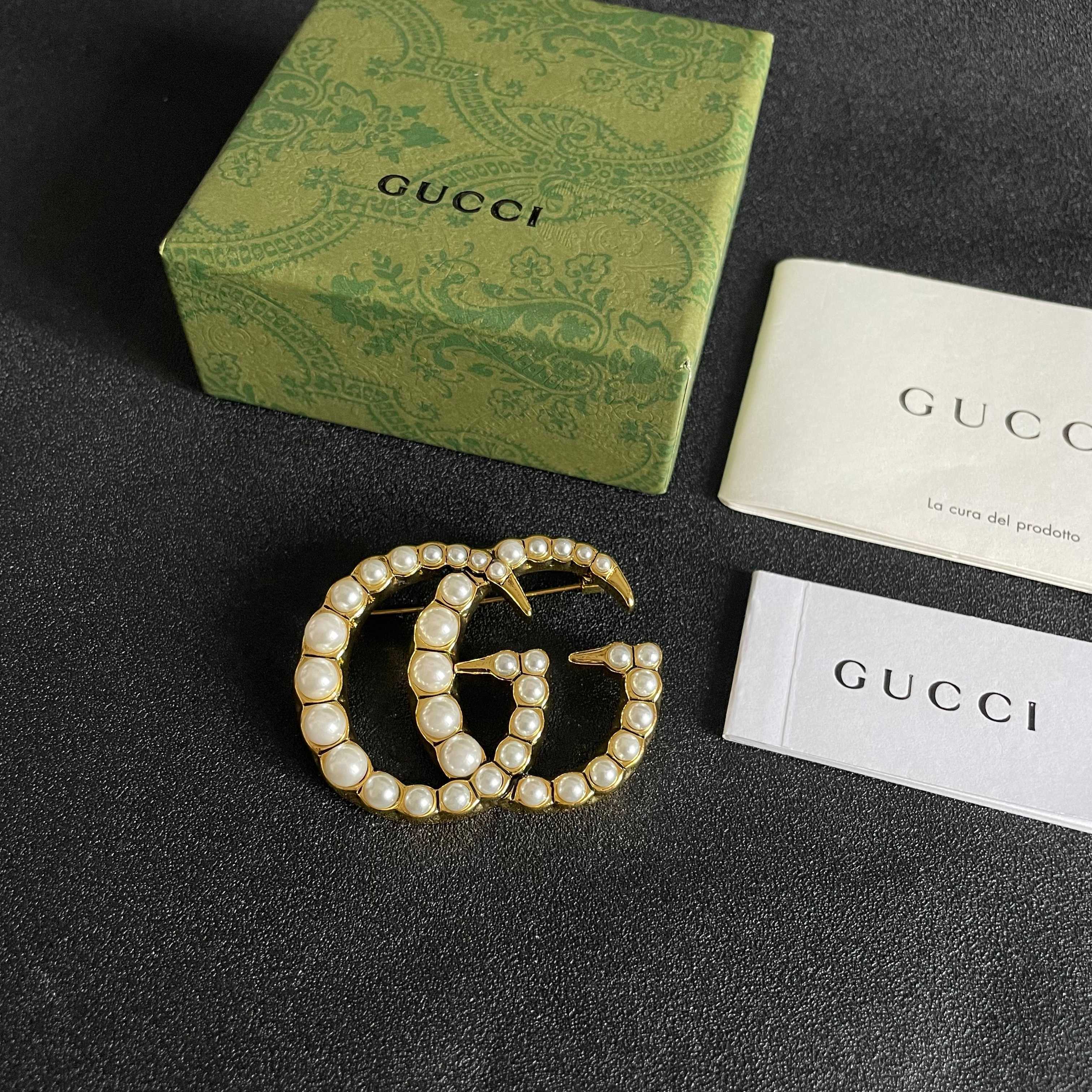 Gucci 古驰Gucci 新款同步上新胸针 是最懂女人的饰物 那些倾注了全部心血去做自己的女人