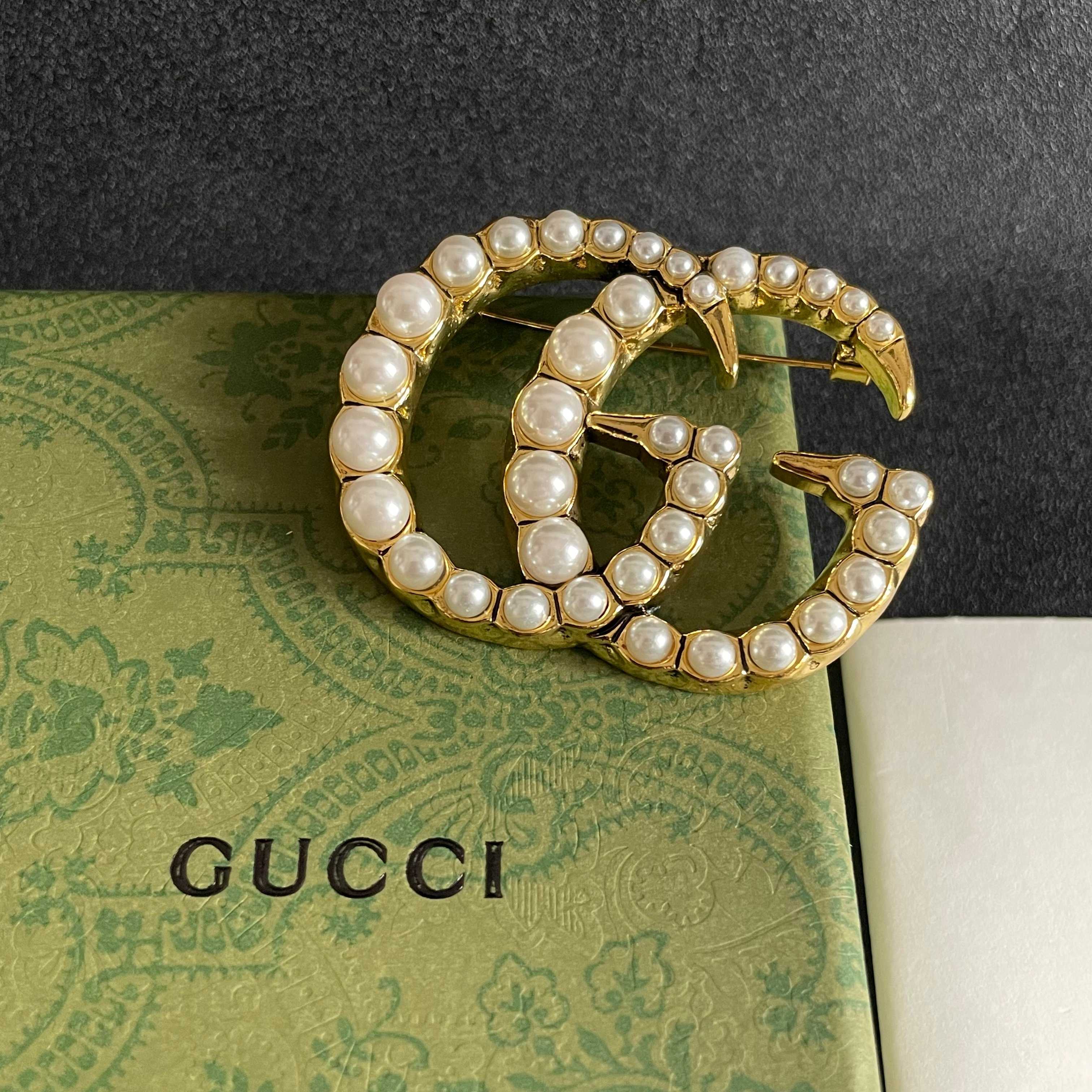 Gucci 古驰Gucci 新款同步上新胸针 是最懂女人的饰物 那些倾注了全部心血去做自己的女人