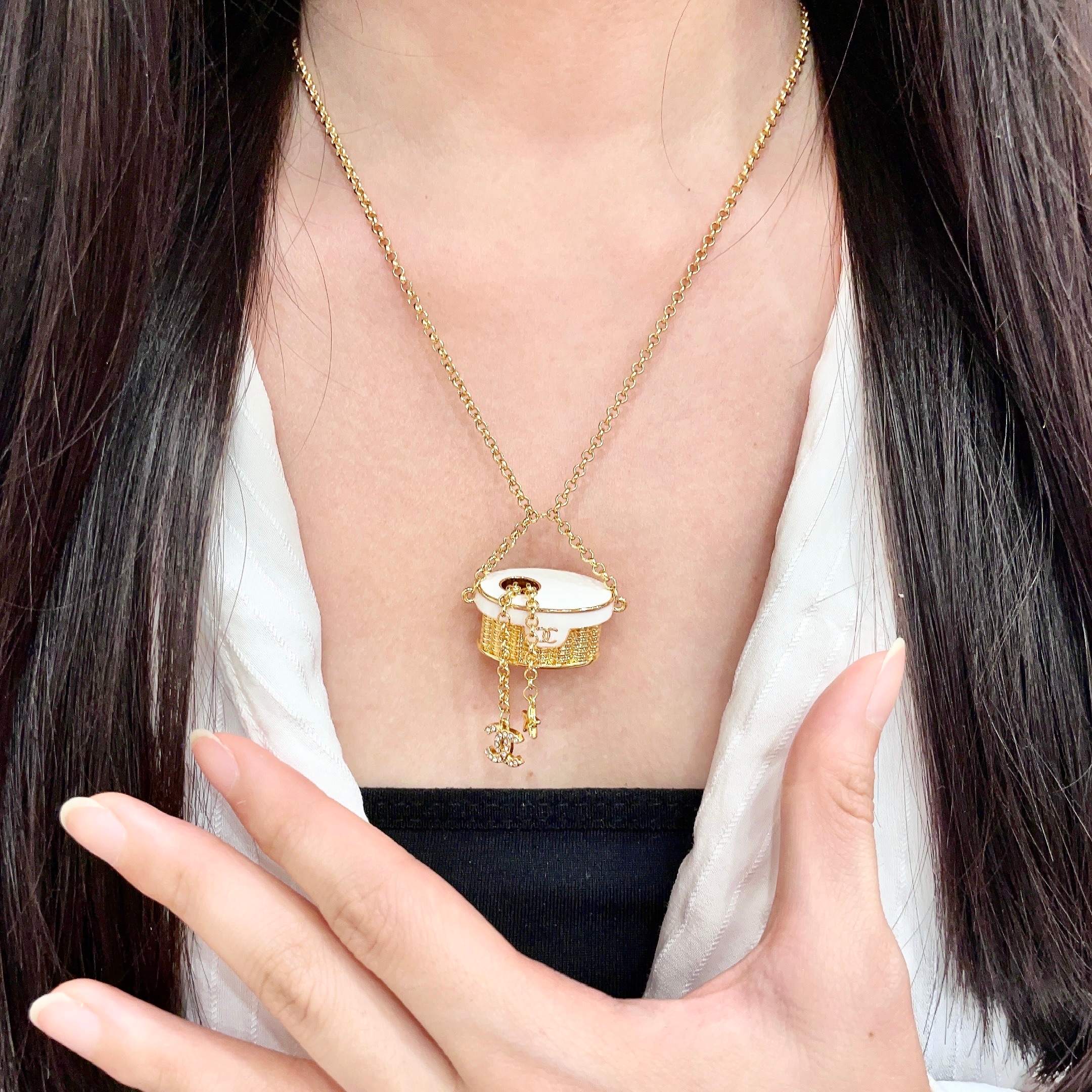 Chanel Chanel香奈儿 中古 字母 项链 小香家的款式真心无需多介绍 ，大方，非常显气质