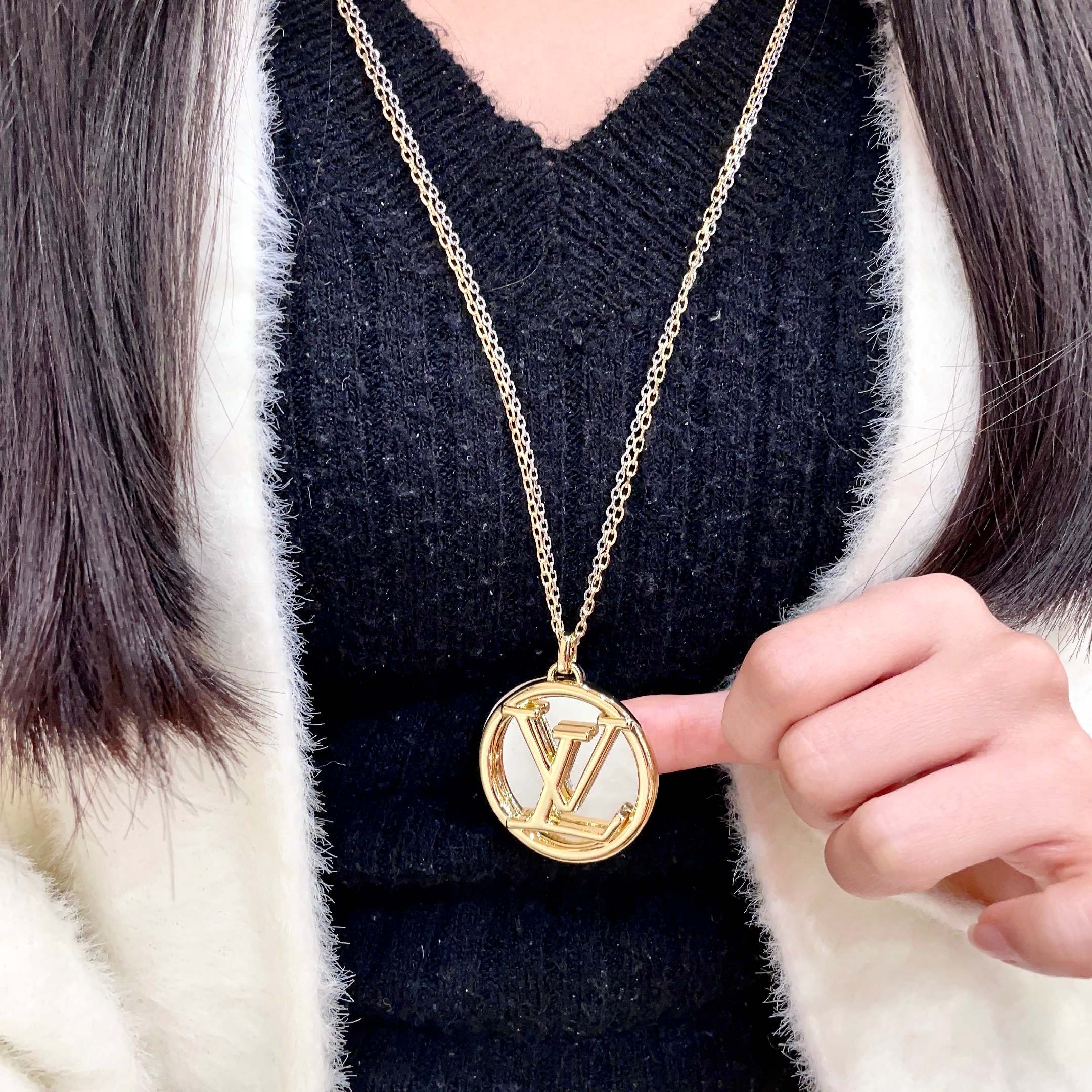 💥💥Louis Vuitton 路易威登 设计独特 (用LV经典之作图形理念)👋好看🧚‍♀️项链 超级无
