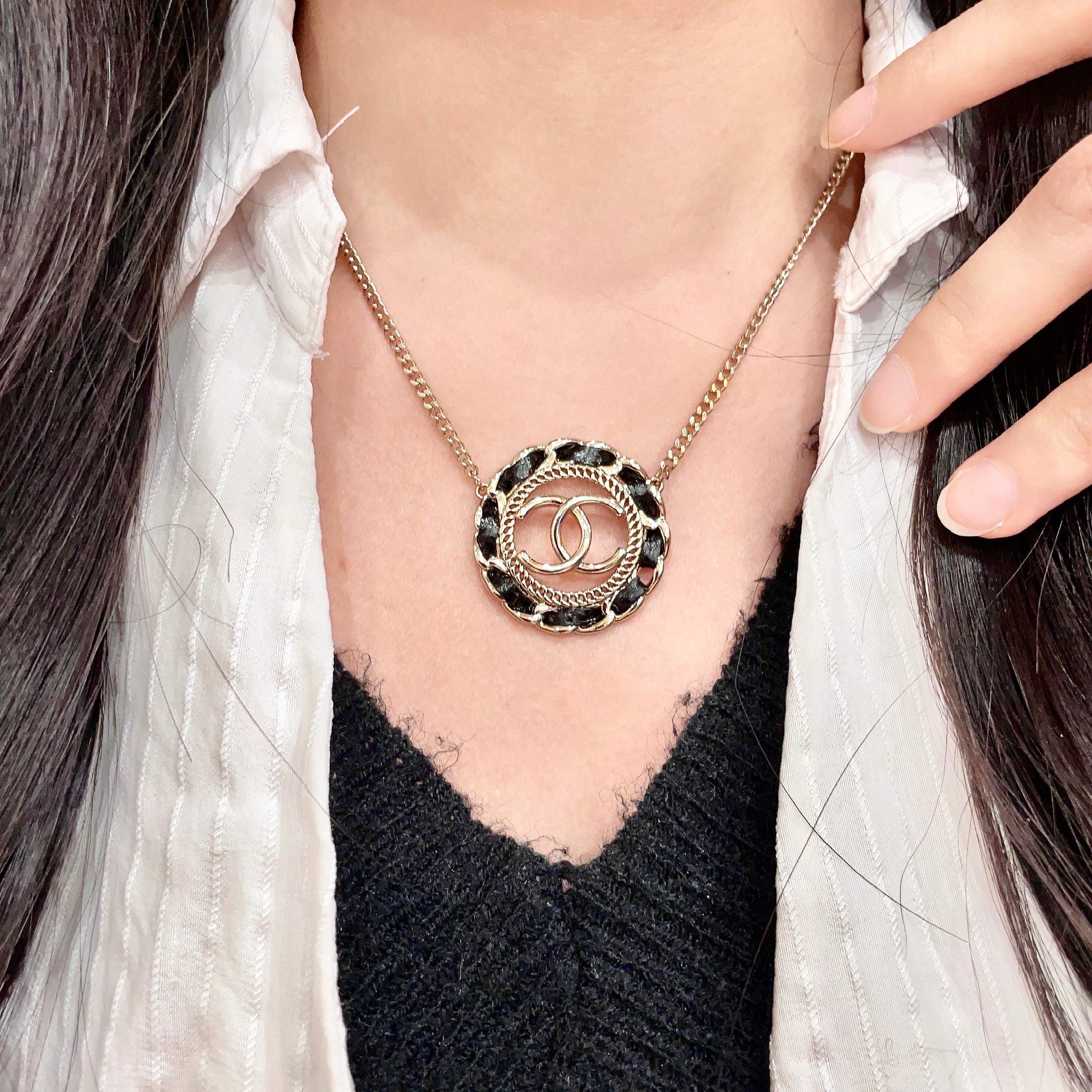 Chanel Chanel香奈儿 中古 字母 项链 小香家的款式真心无需多介绍 ，大方，非常显气质