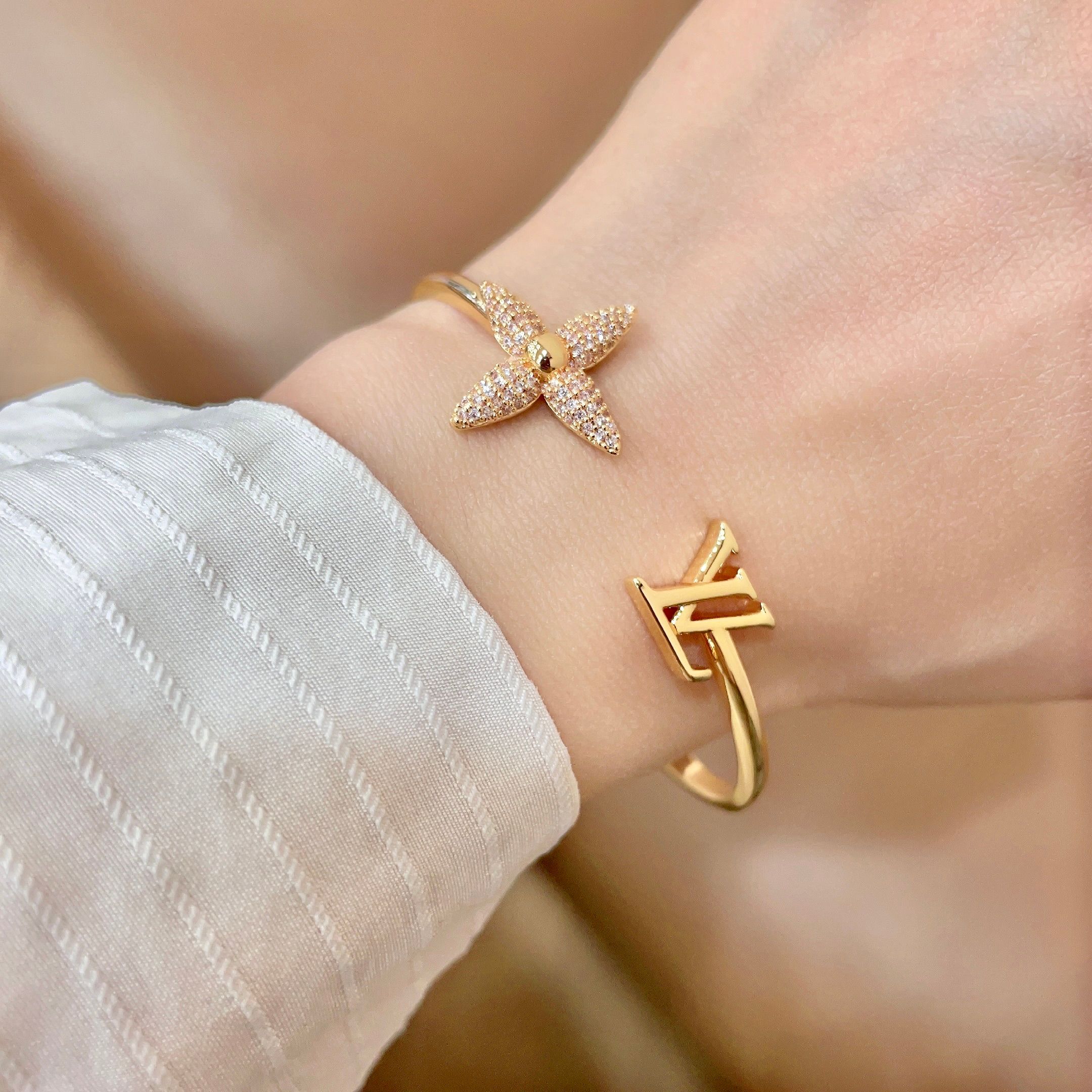 Louis Vuitton LV 手镯 Louis Vuitton 路易威登 一致材质 火 设计独特 前卫 男神、美女