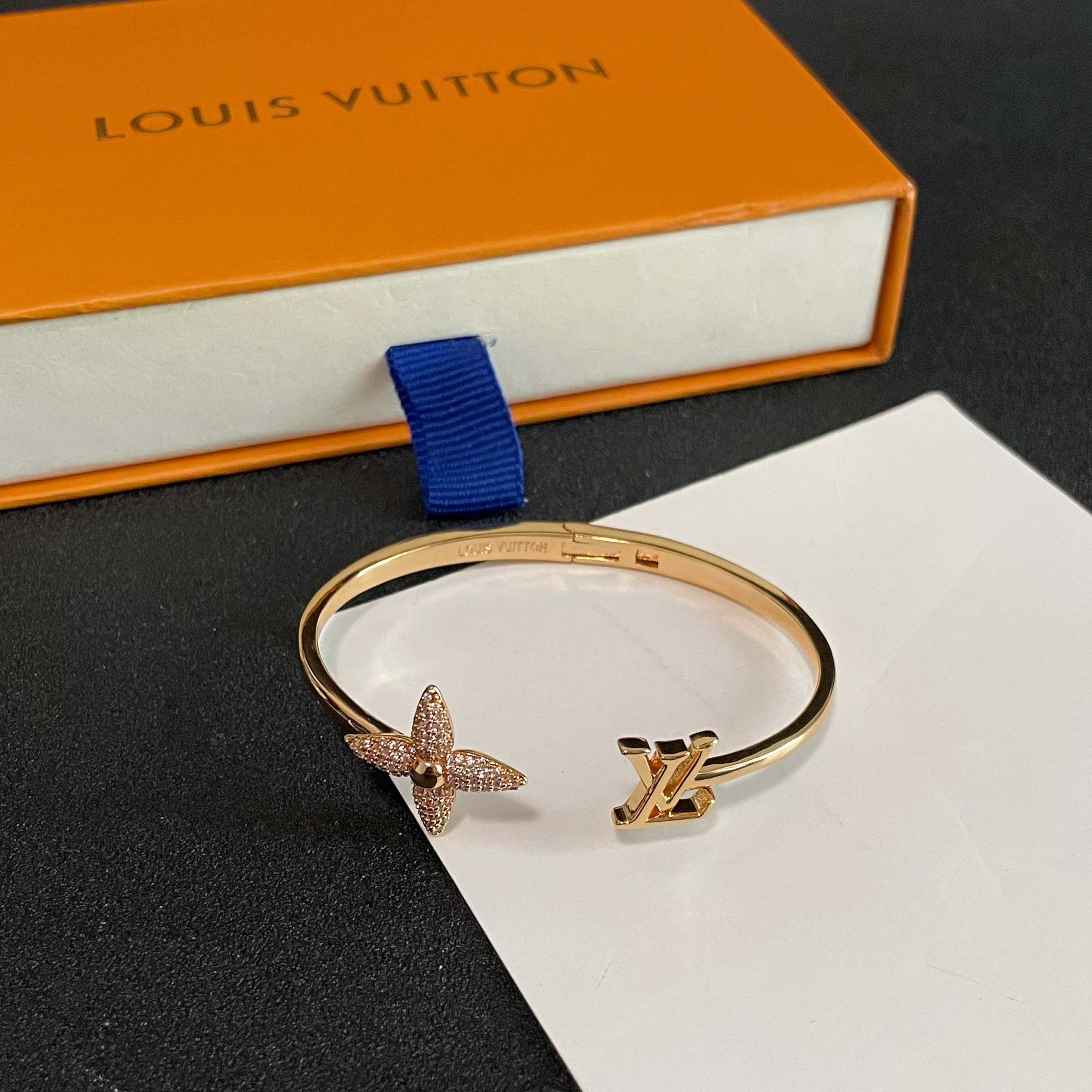 Louis Vuitton LV 手镯 Louis Vuitton 路易威登 一致材质 火 设计独特 前卫 男神、美女