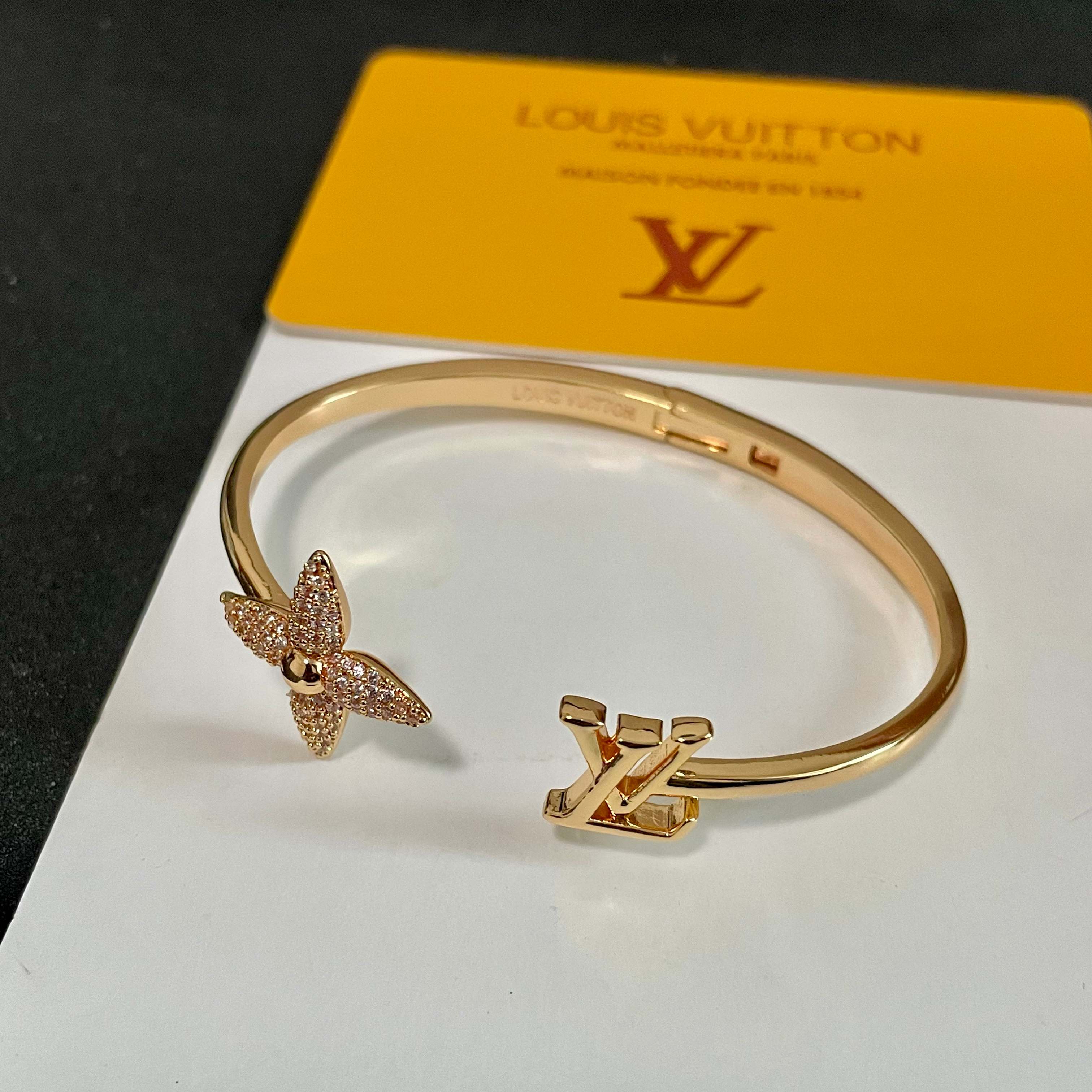 Louis Vuitton LV 手镯 Louis Vuitton 路易威登 一致材质 火 设计独特 前卫 男神、美女