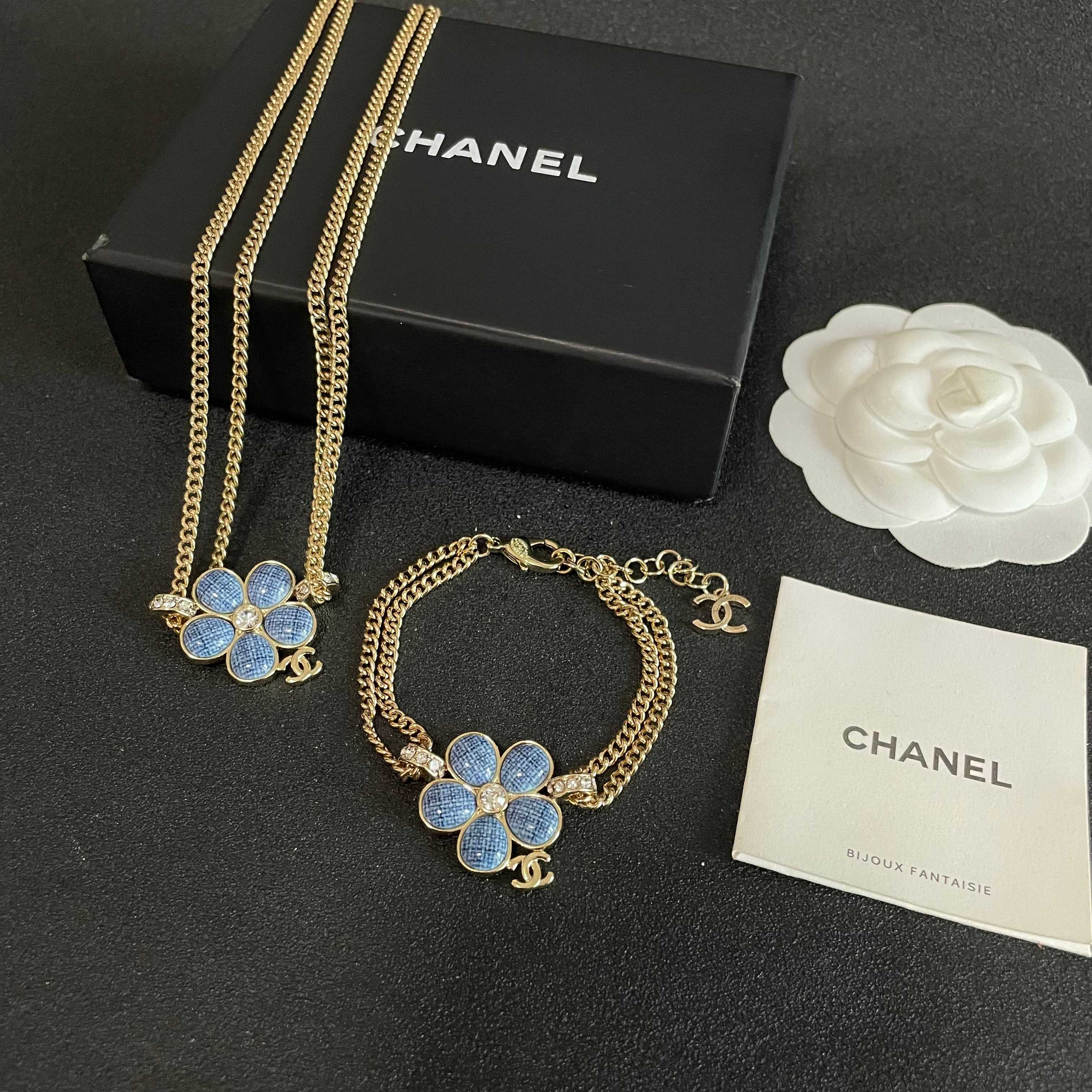 Chanel Chanel香奈儿 中古 字母 手链 小香家的款式真心无需多介绍 ，大方，非常显气质