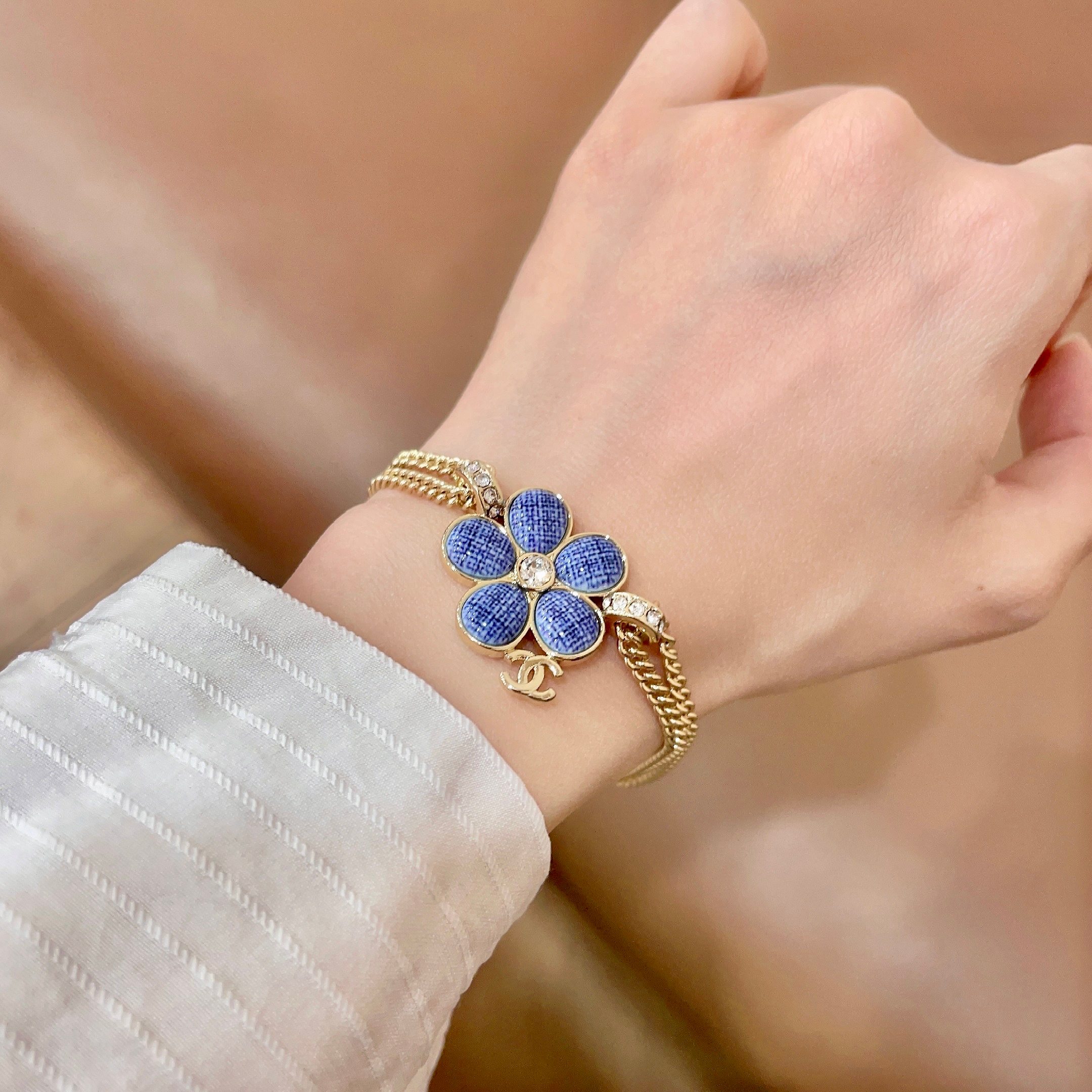 Chanel Chanel香奈儿 中古 字母 手链 小香家的款式真心无需多介绍 ，大方，非常显气质