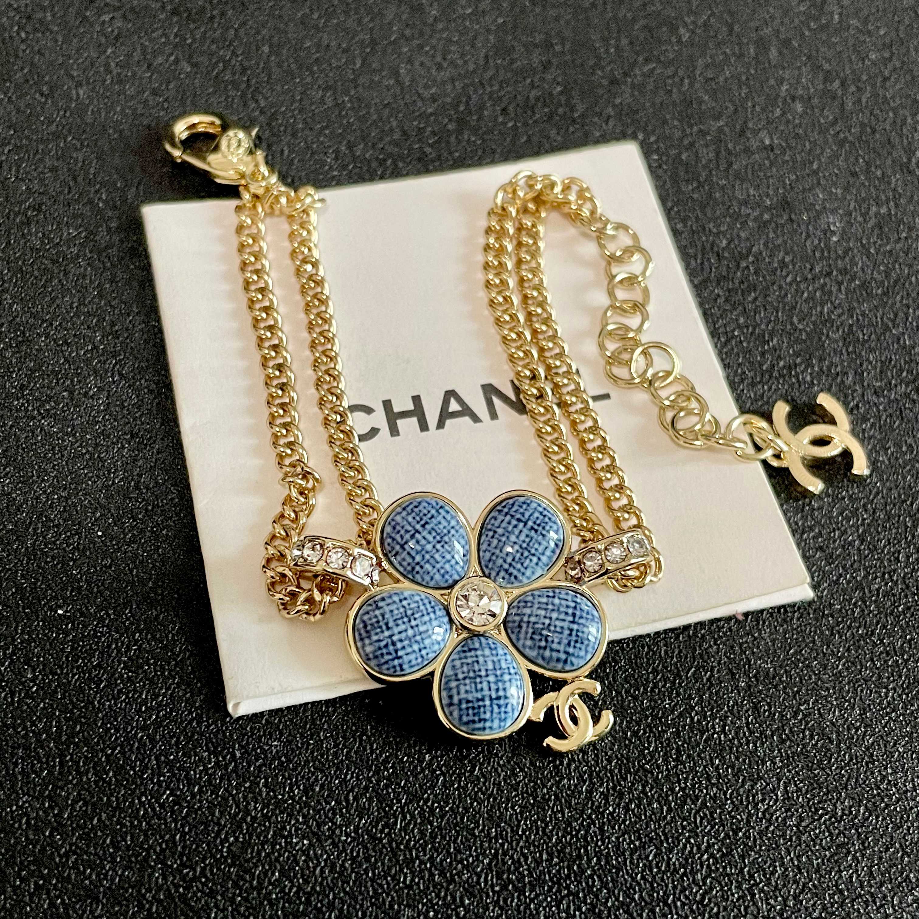 Chanel Chanel香奈儿 中古 字母 手链 小香家的款式真心无需多介绍 ，大方，非常显气质