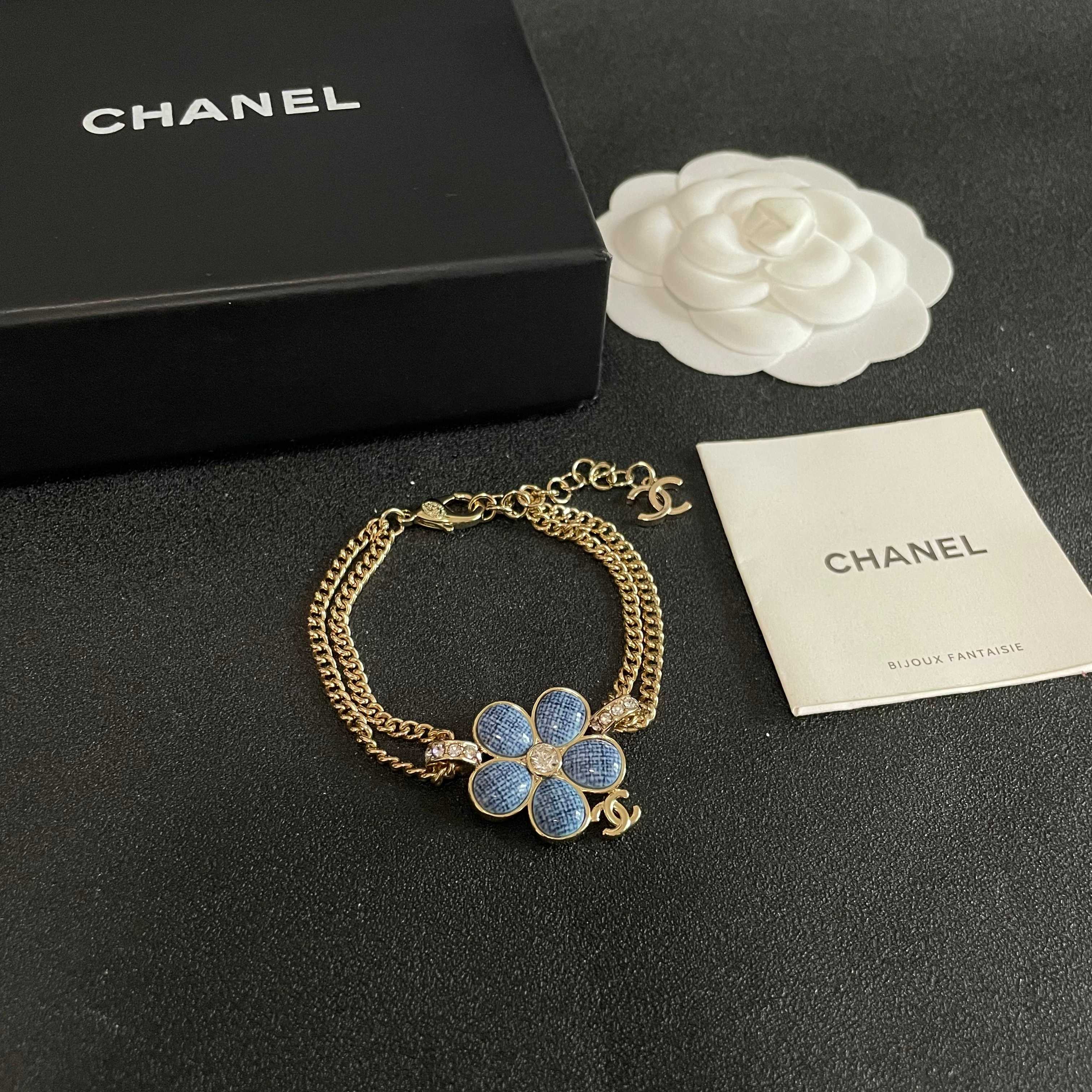 Chanel Chanel香奈儿 中古 字母 手链 小香家的款式真心无需多介绍 ，大方，非常显气质