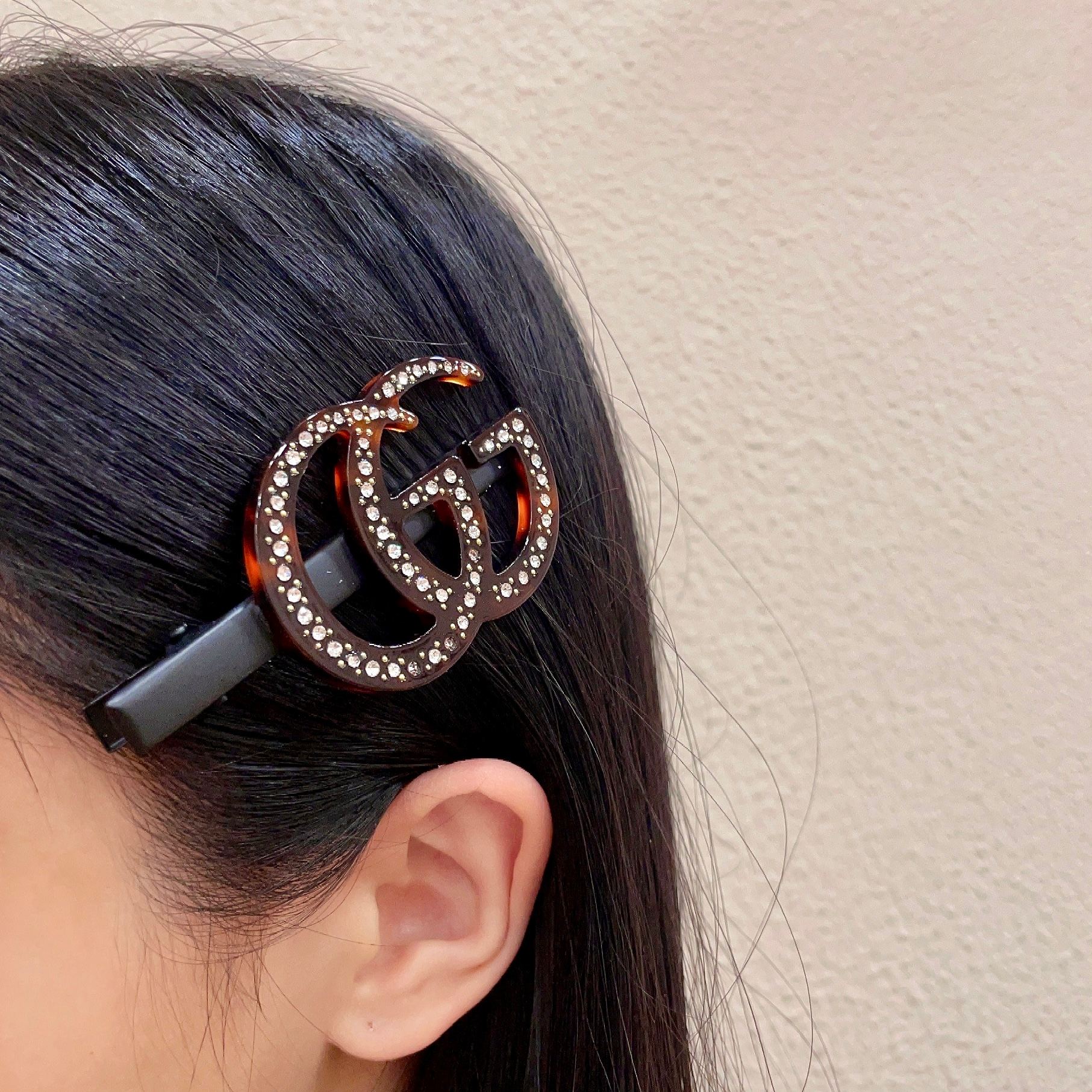 Gucci 新品发夹 古驰 新款发夹火爆来袭 做工 无可挑剔 代购级别‼ 售‼适合任何小仙女 百分百驾驭