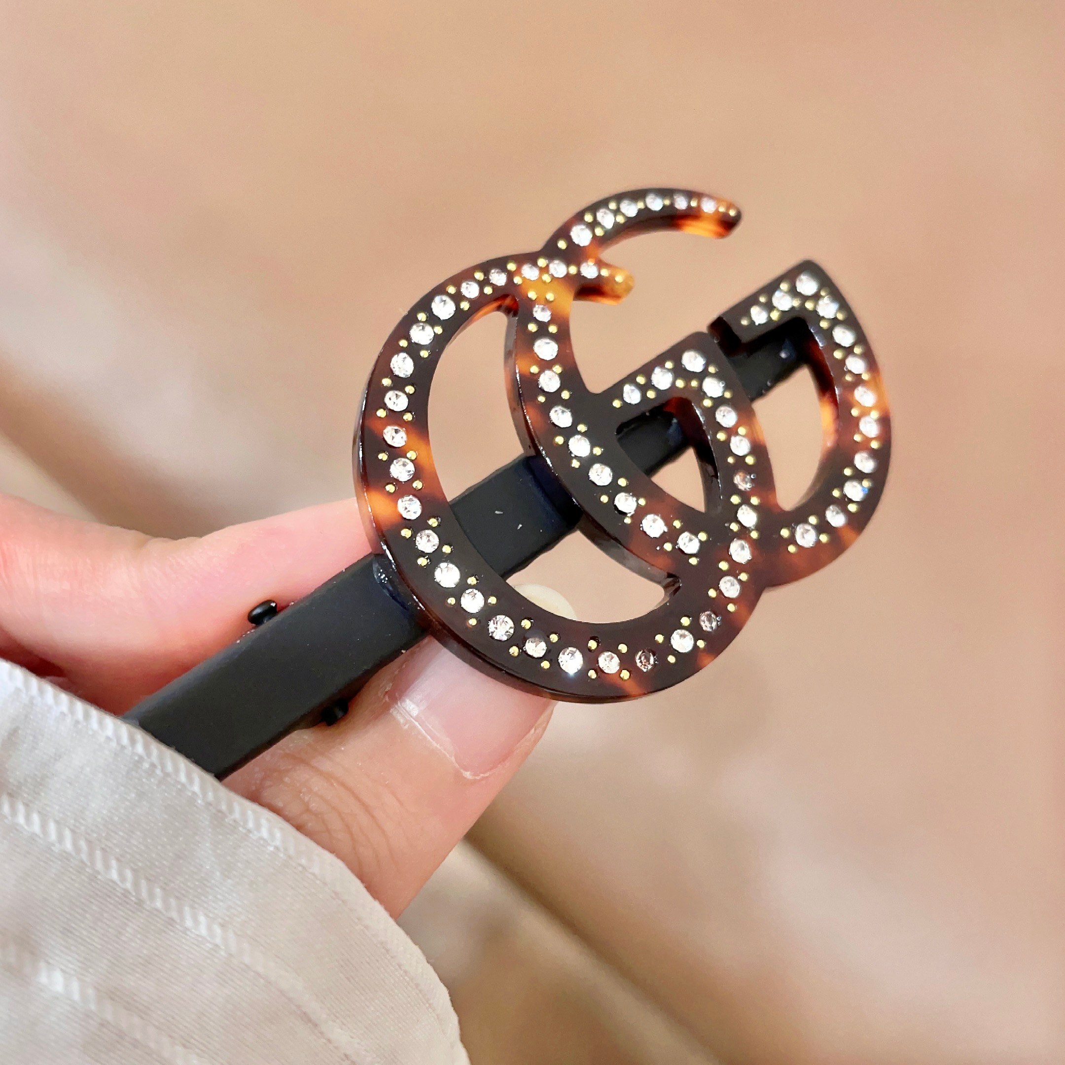Gucci 新品发夹 古驰 新款发夹火爆来袭 做工 无可挑剔 代购级别‼ 售‼适合任何小仙女 百分百驾驭