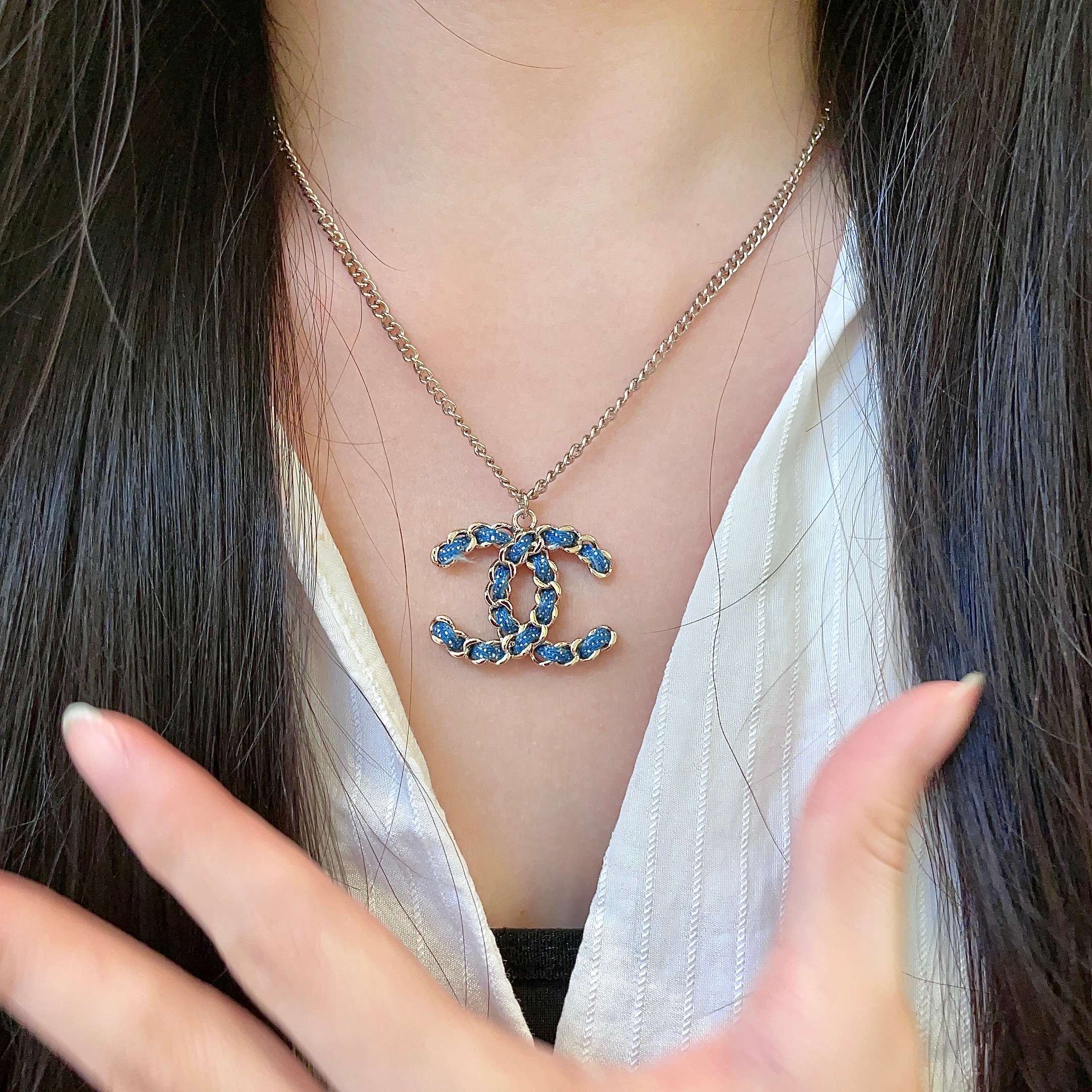 Chanel Chanel香奈儿 中古 字母 项链 小香家的款式真心无需多介绍 ，大方，非常显气质