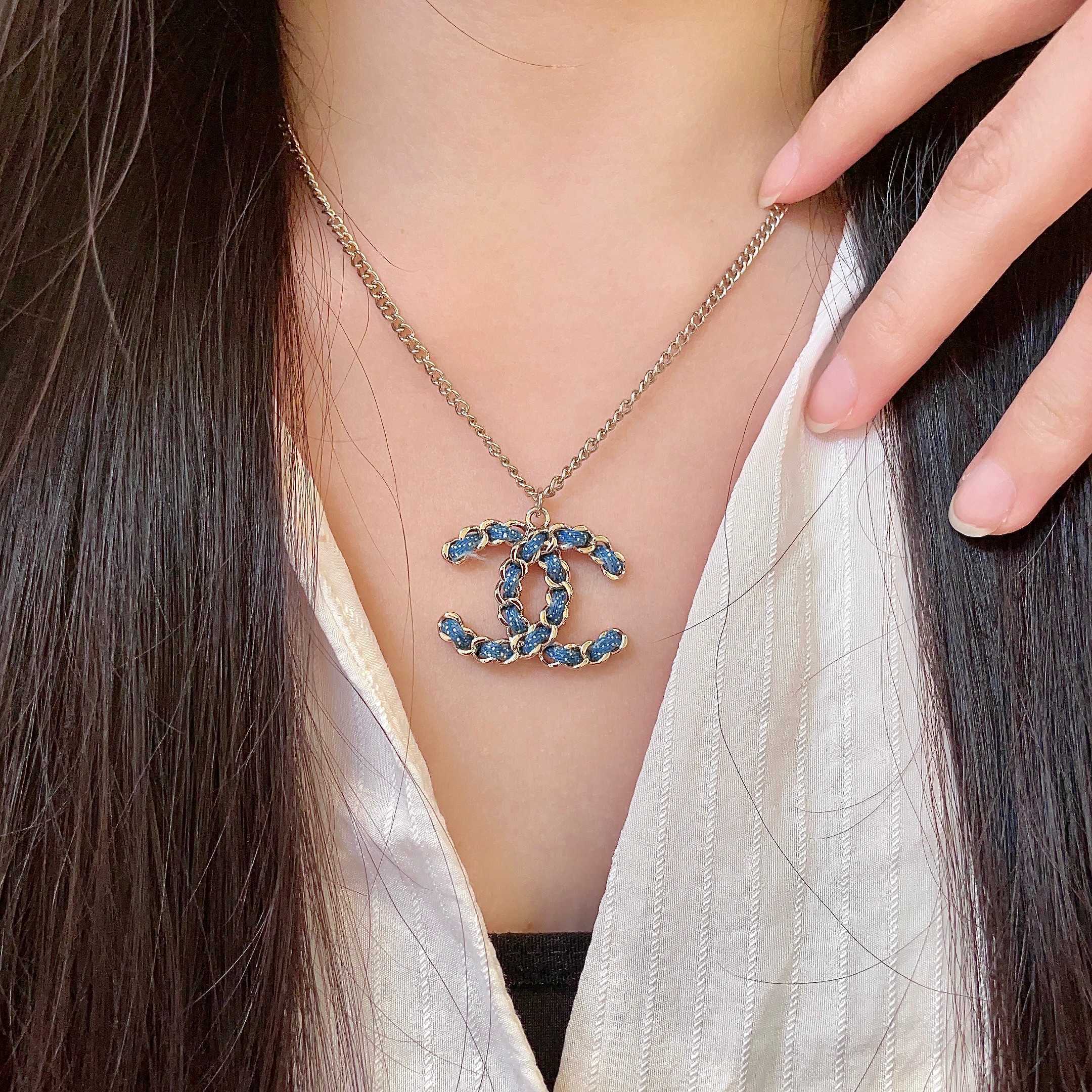 Chanel Chanel香奈儿 中古 字母 项链 小香家的款式真心无需多介绍 ，大方，非常显气质