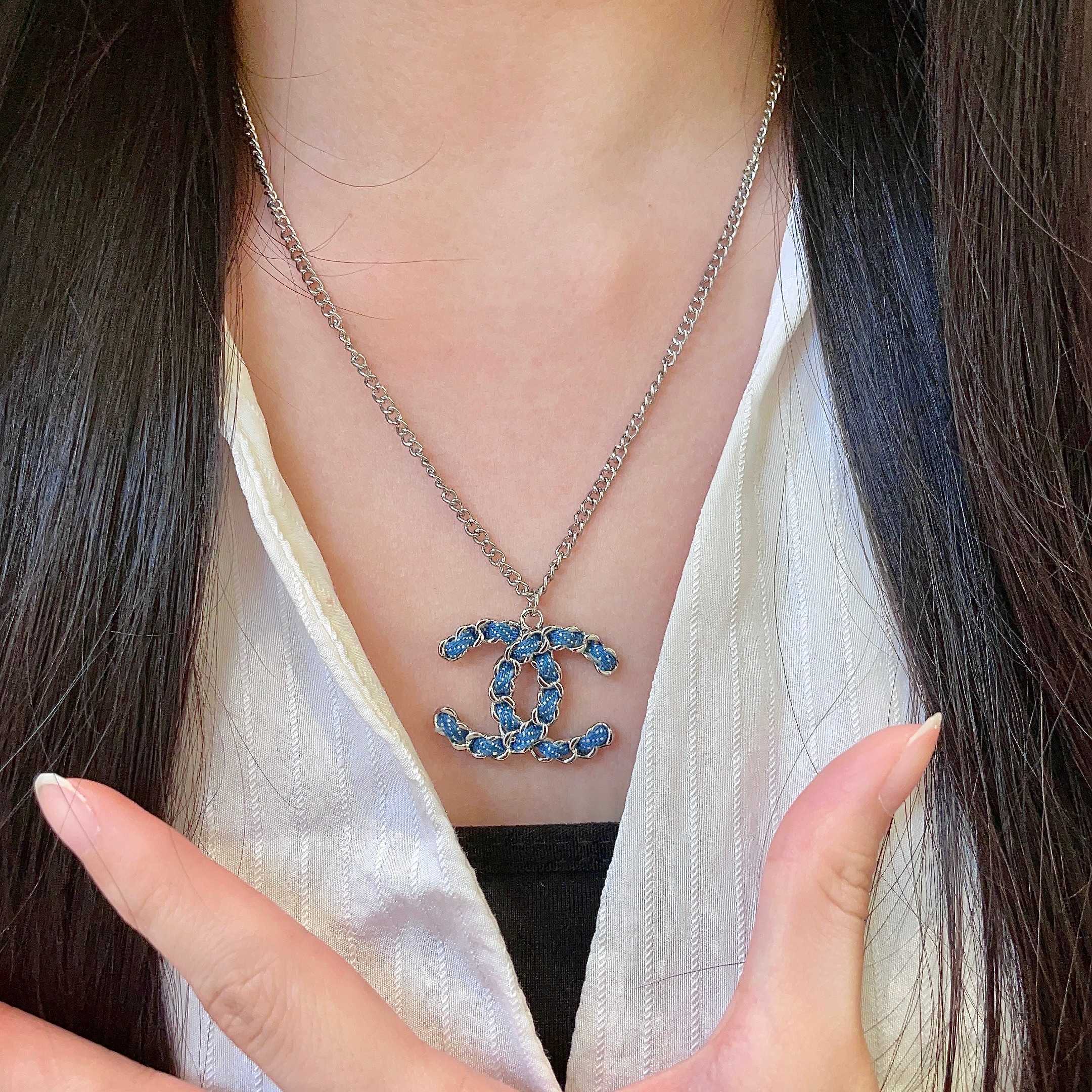 Chanel Chanel香奈儿 中古 字母 项链 小香家的款式真心无需多介绍 ，大方，非常显气质