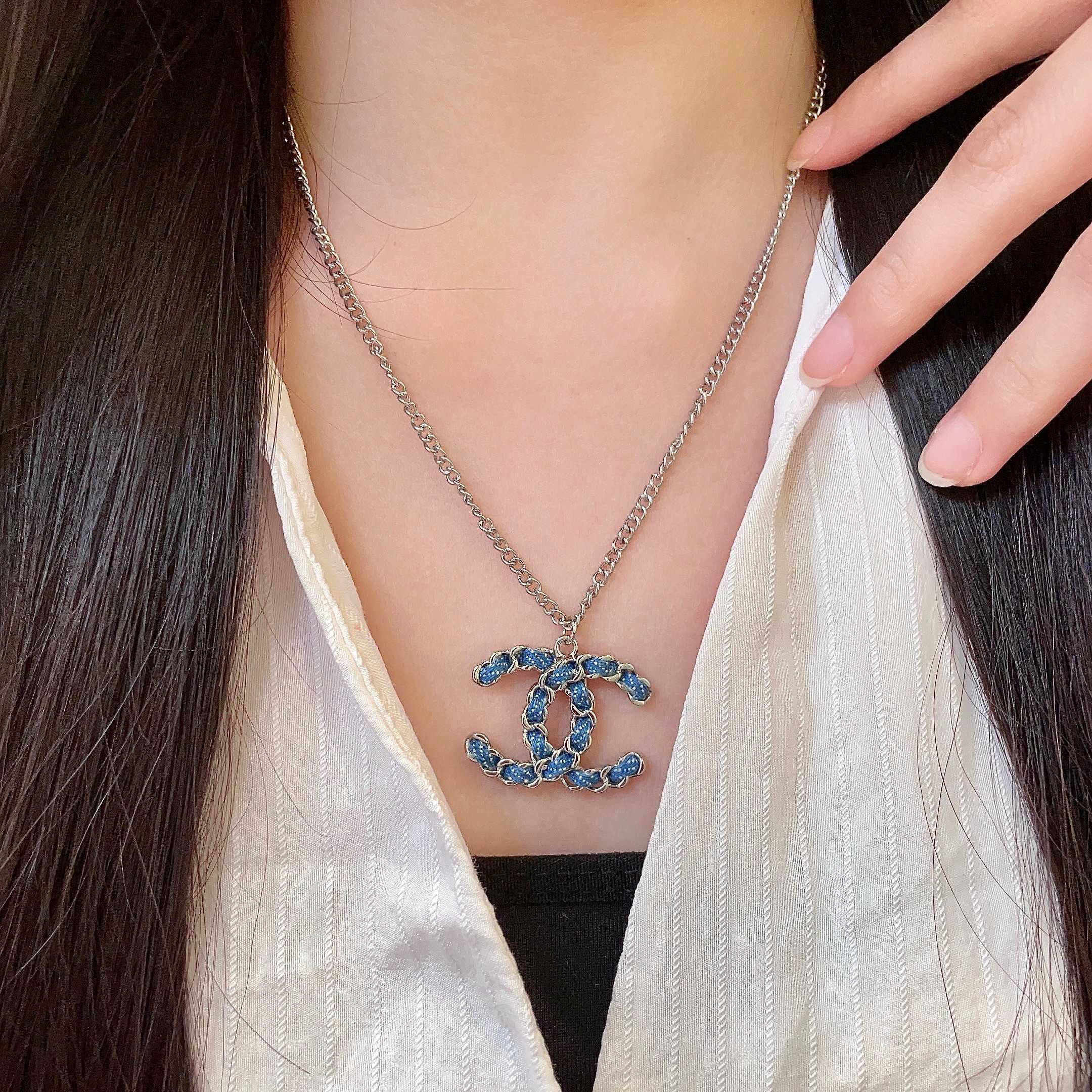 Chanel Chanel香奈儿 中古 字母 项链 小香家的款式真心无需多介绍 ，大方，非常显气质