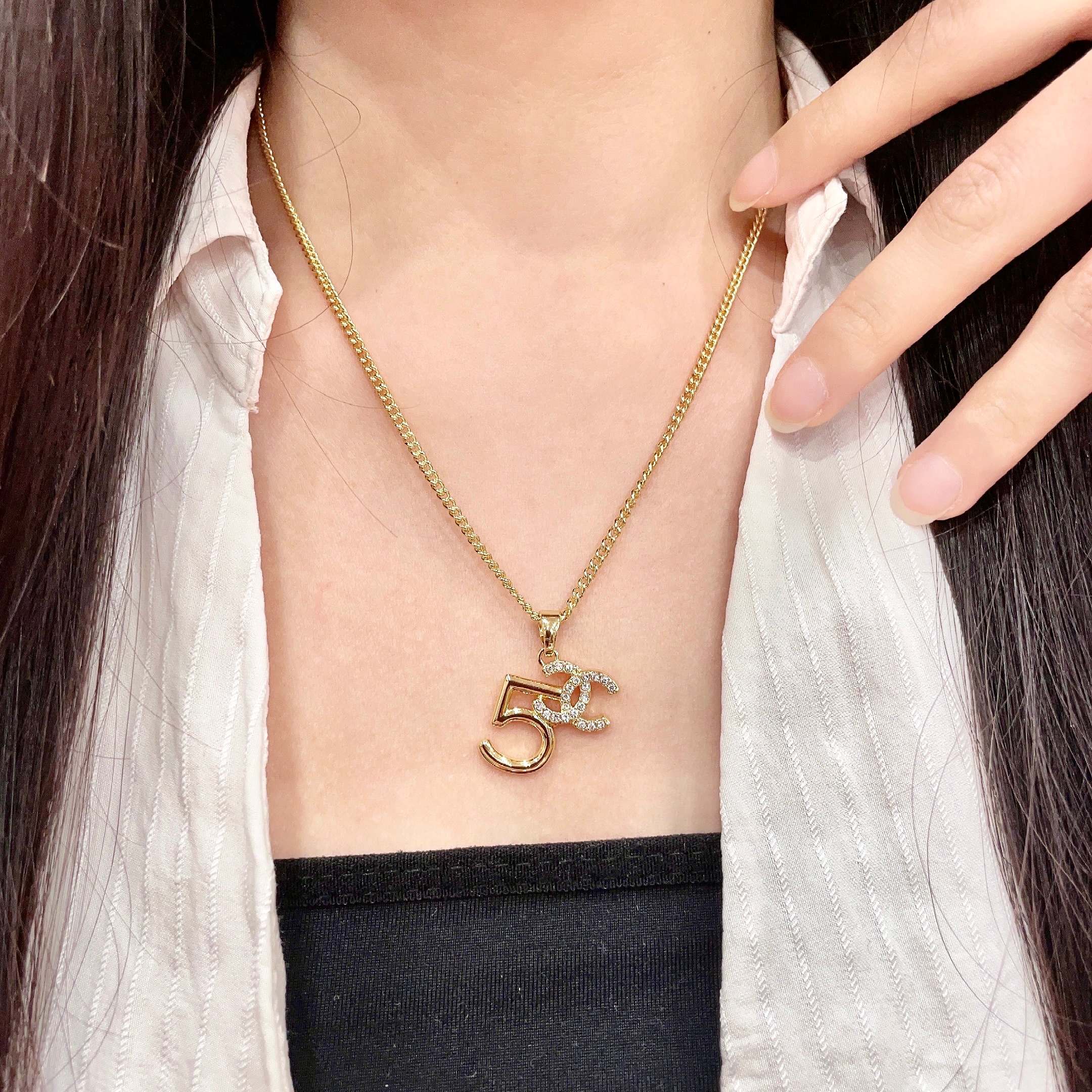 Chanel Chanel香奈儿 中古 字母 项链 小香家的款式真心无需多介绍 ，大方，非常显气质