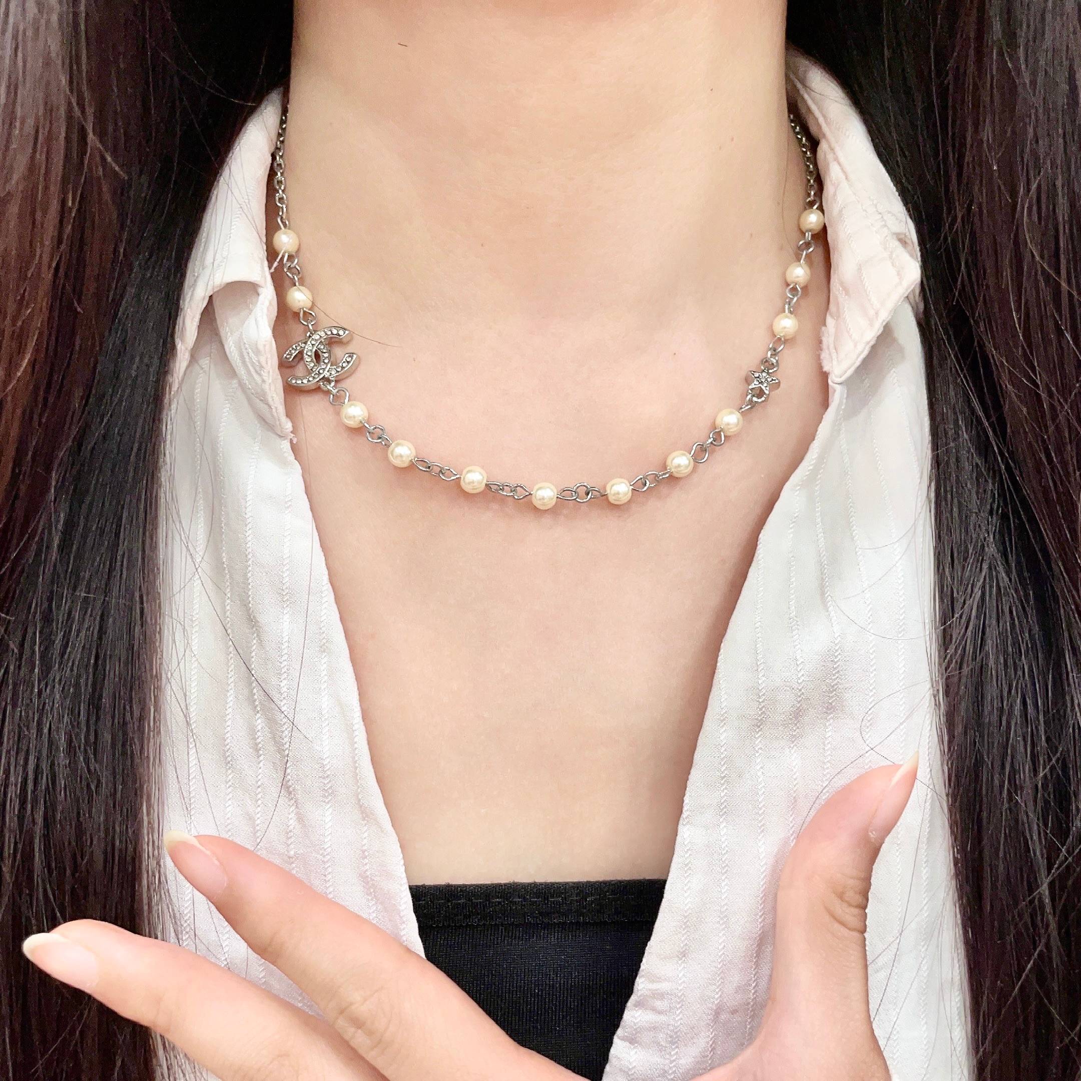 Chanel Chanel香奈儿 中古 字母 项链 小香家的款式真心无需多介绍 ，大方，非常显气质