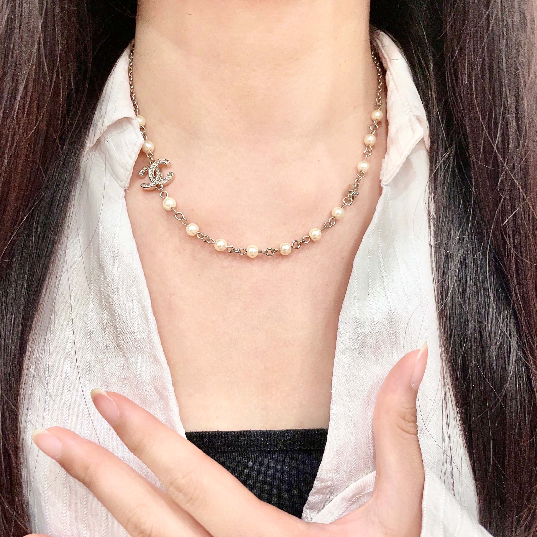 Chanel Chanel香奈儿 中古 字母 项链 小香家的款式真心无需多介绍 ，大方，非常显气质