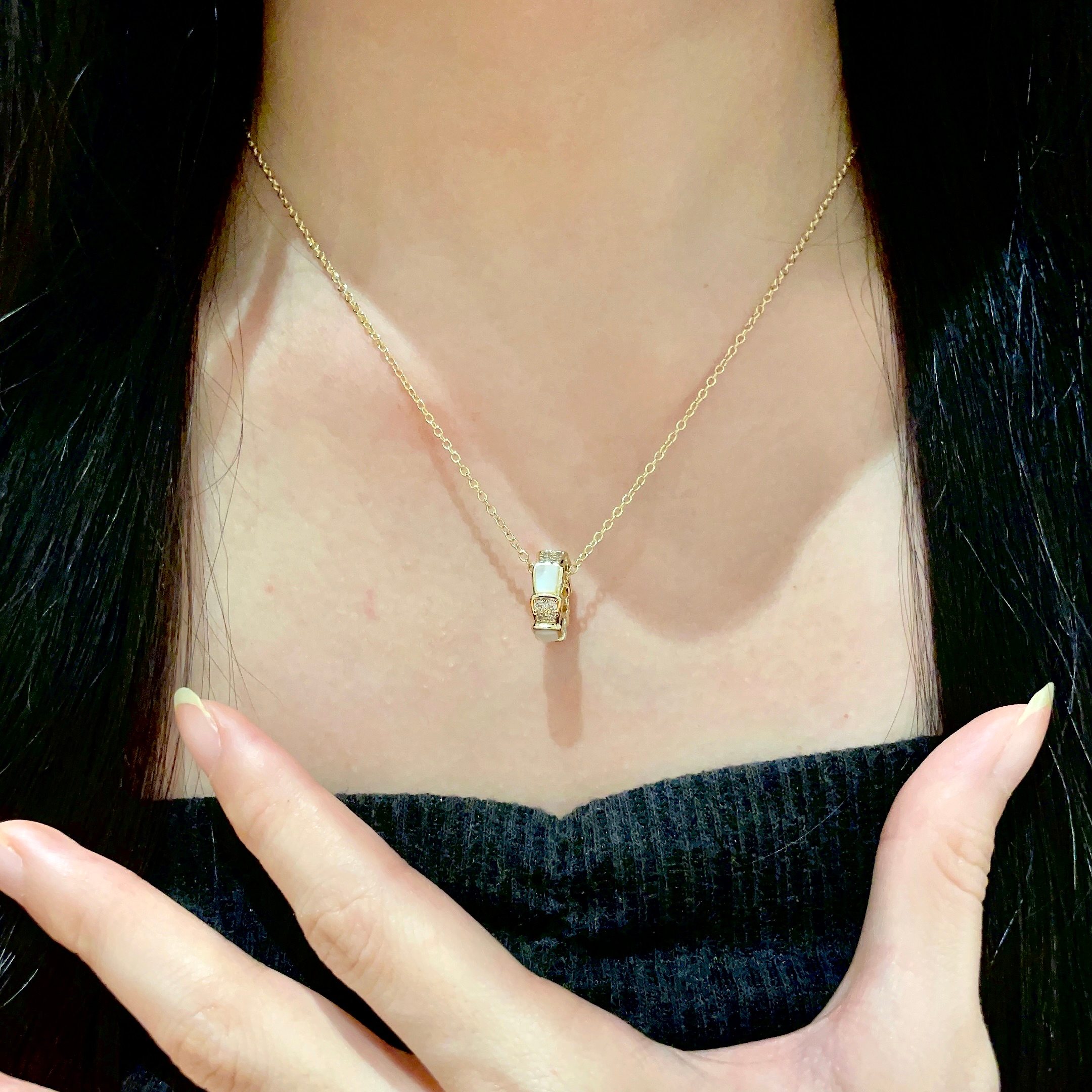 Bvlgari 宝格丽 项链 最新 高级 扣 刻字 质感十足 重工打造 高端亚金 定制 看做工看细节看字印看石头