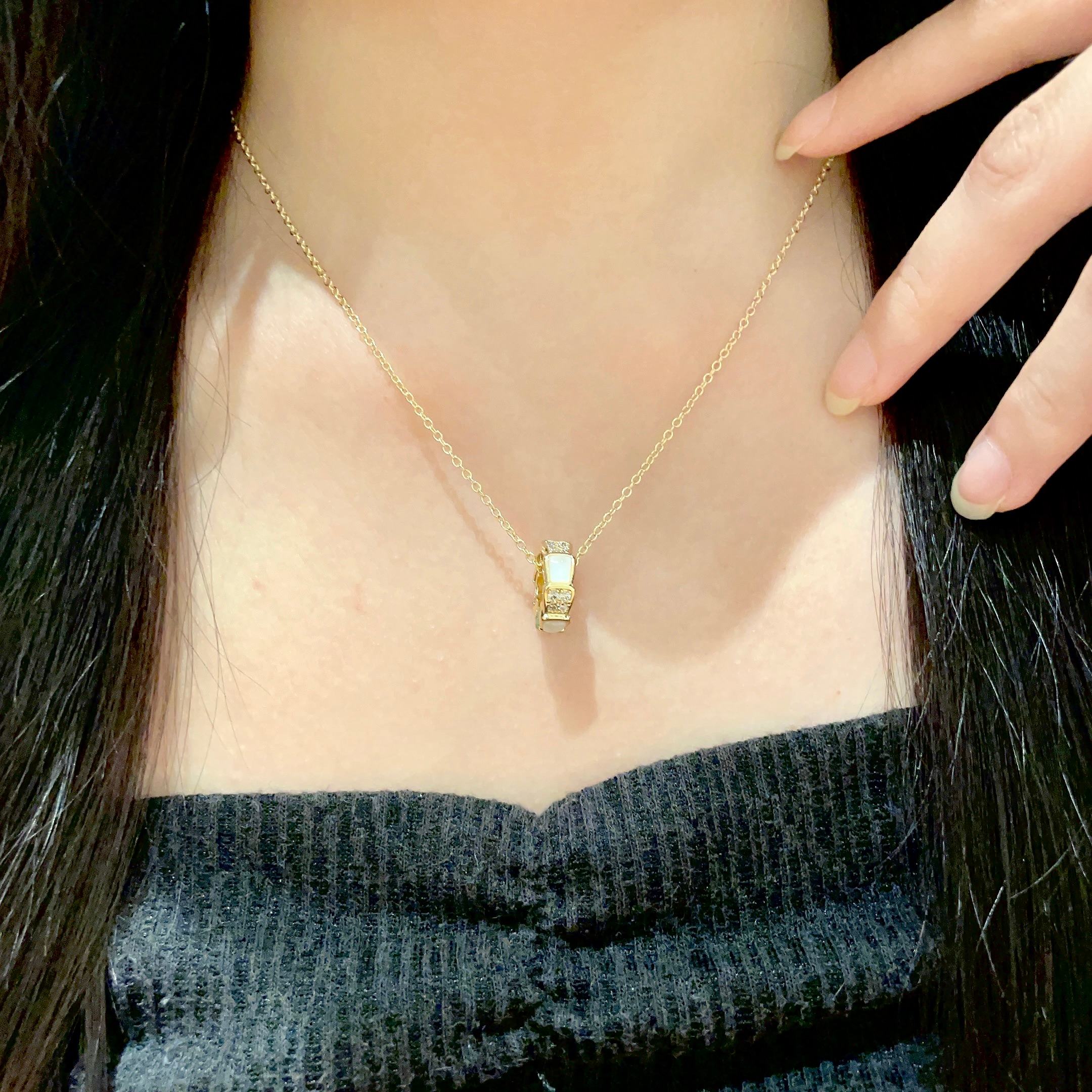 Bvlgari 宝格丽 项链 最新 高级 扣 刻字 质感十足 重工打造 高端亚金 定制 看做工看细节看字印看石头