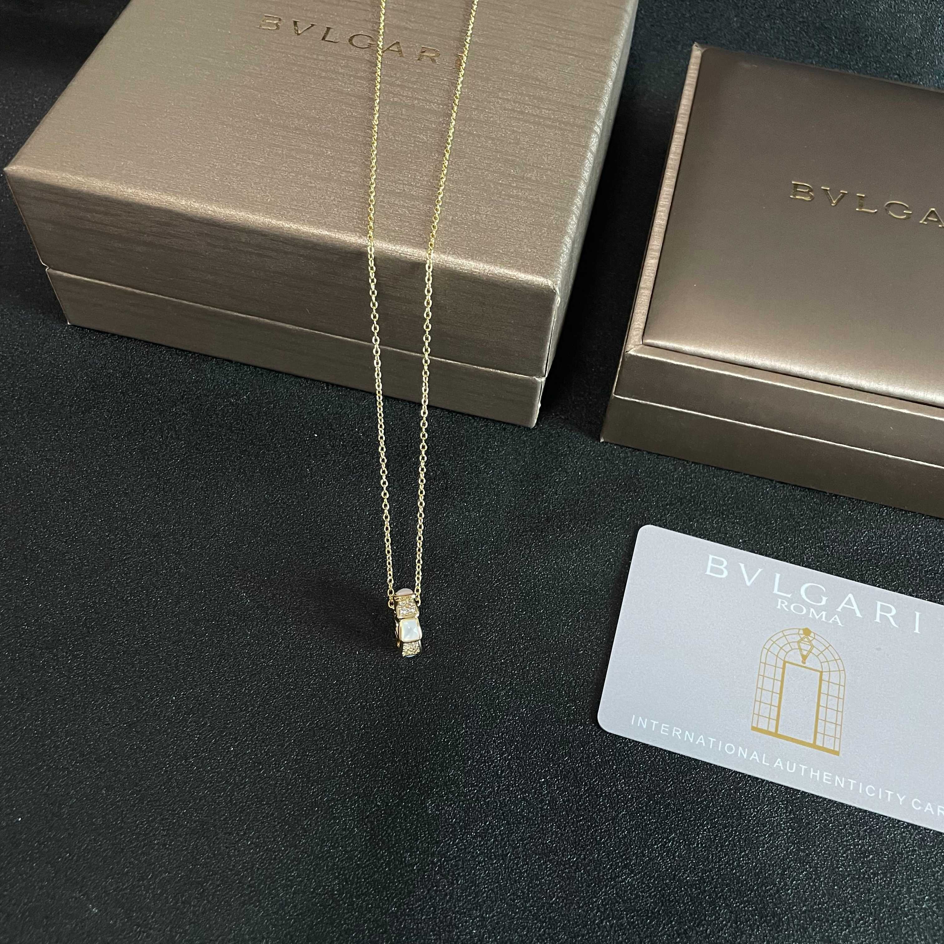 Bvlgari 宝格丽 项链 最新 高级 扣 刻字 质感十足 重工打造 高端亚金 定制 看做工看细节看字印看石头